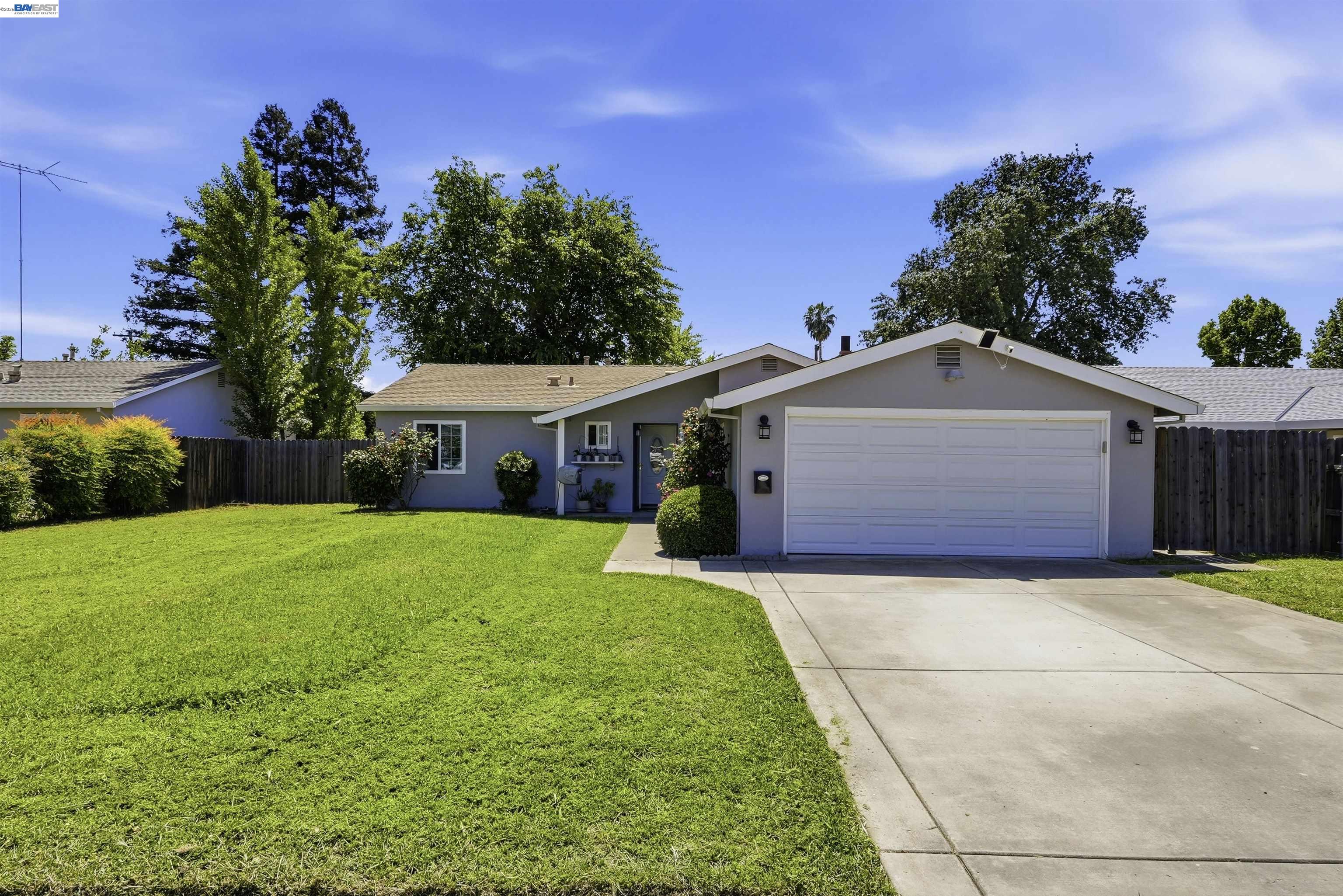 4546 Freeway Cir