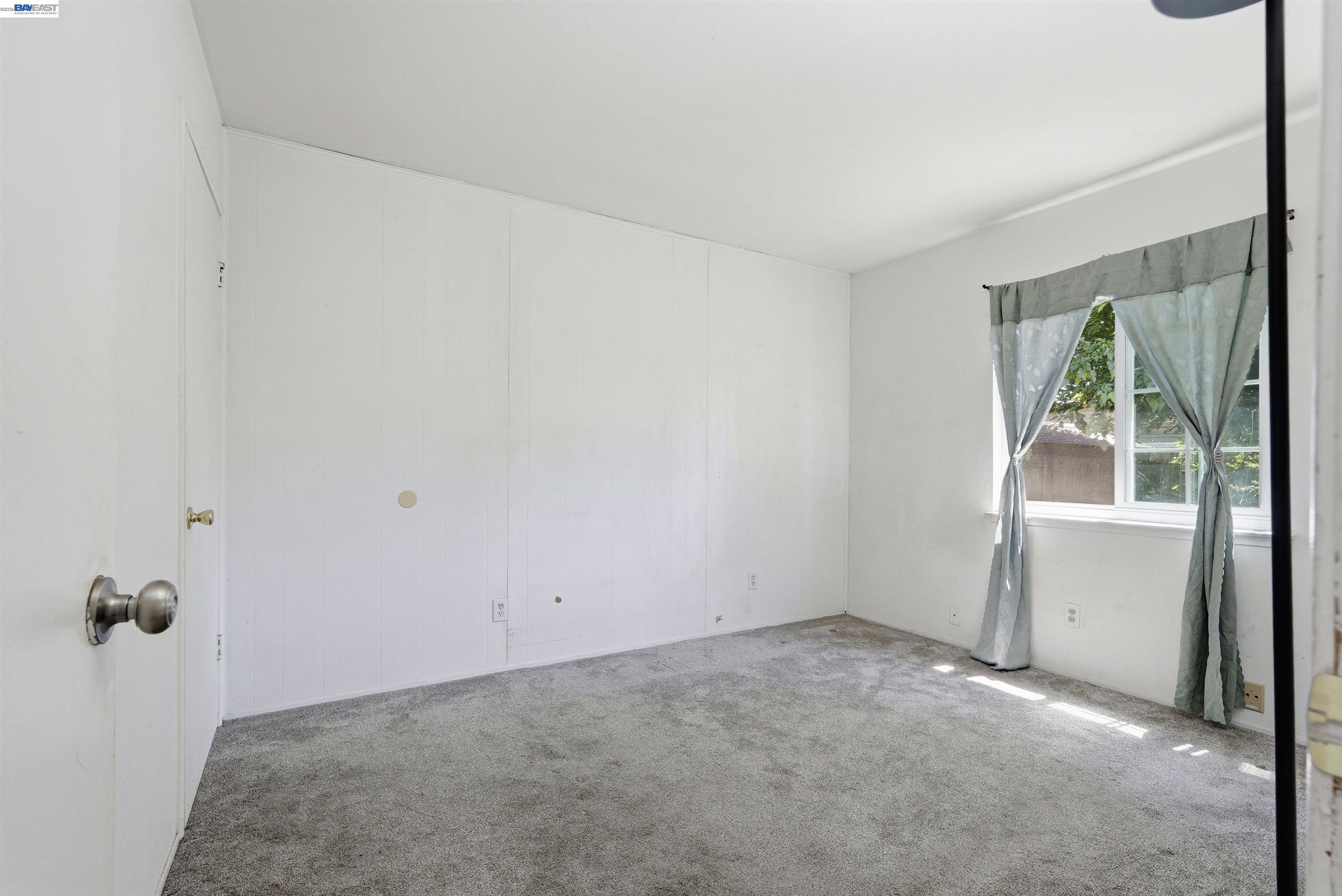 4546 Freeway Cir