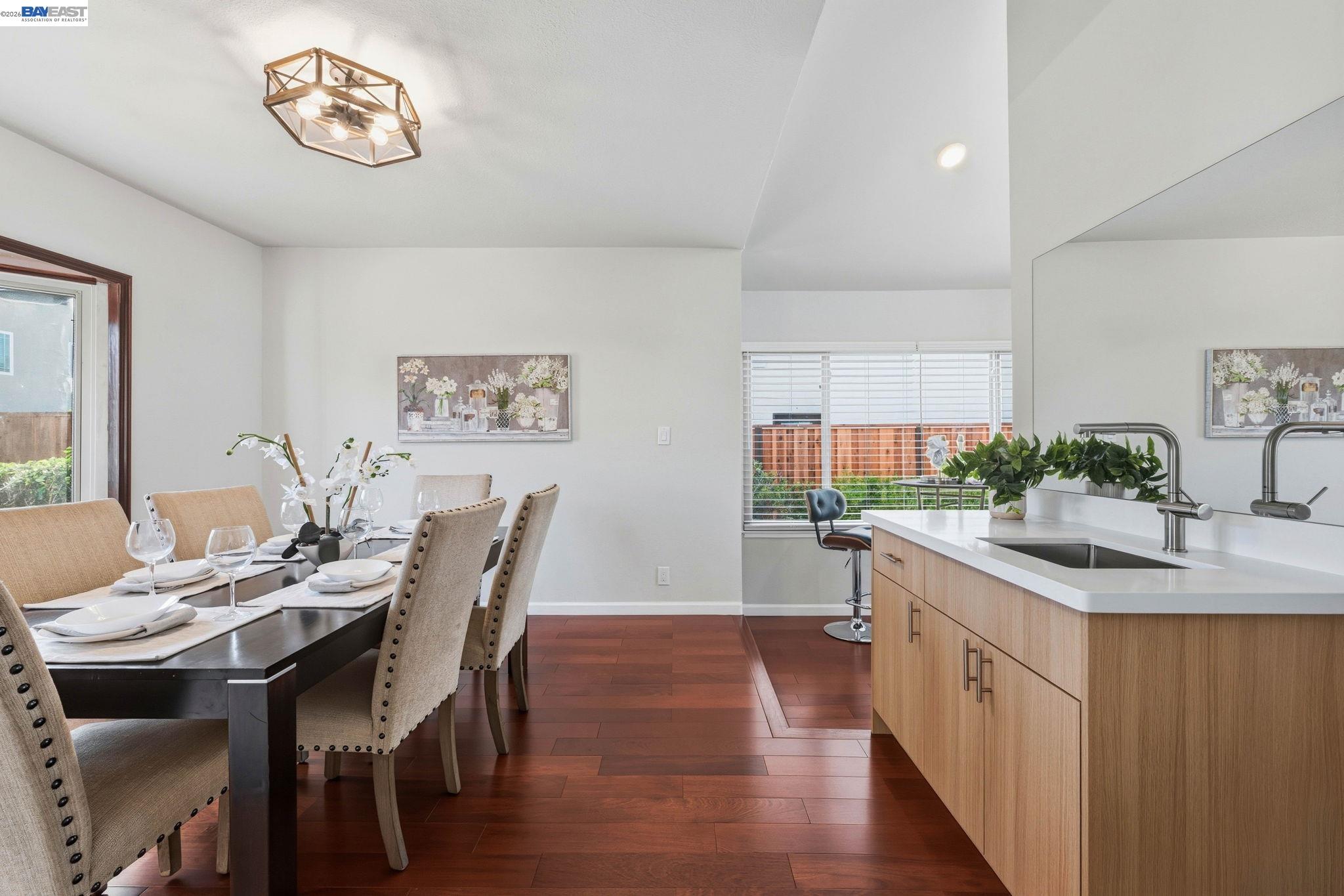 330 Tampa Ct