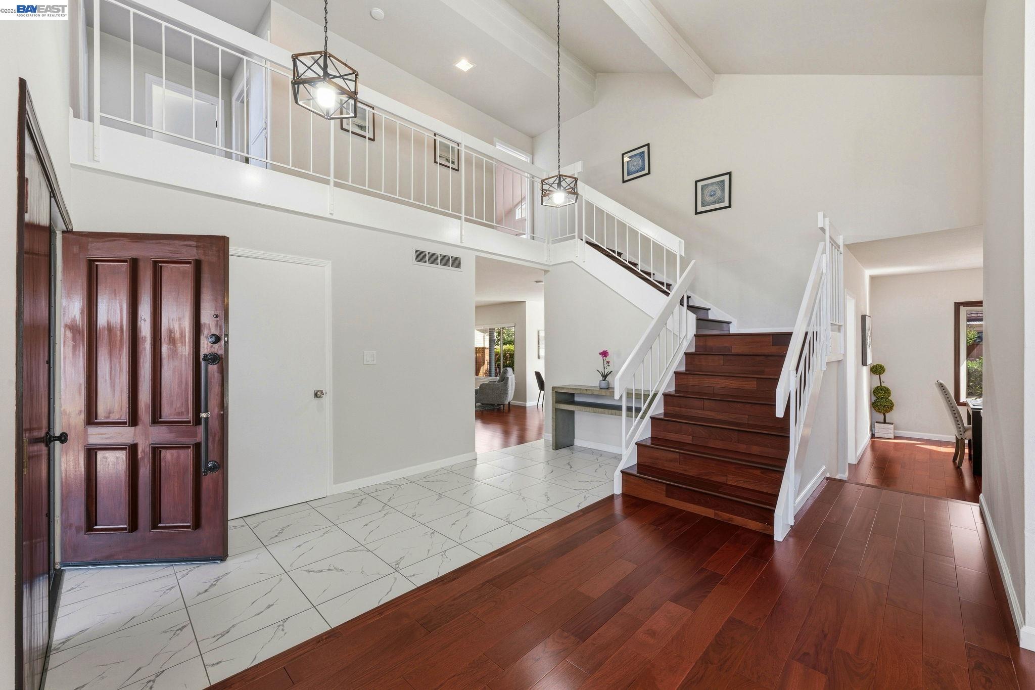 330 Tampa Ct