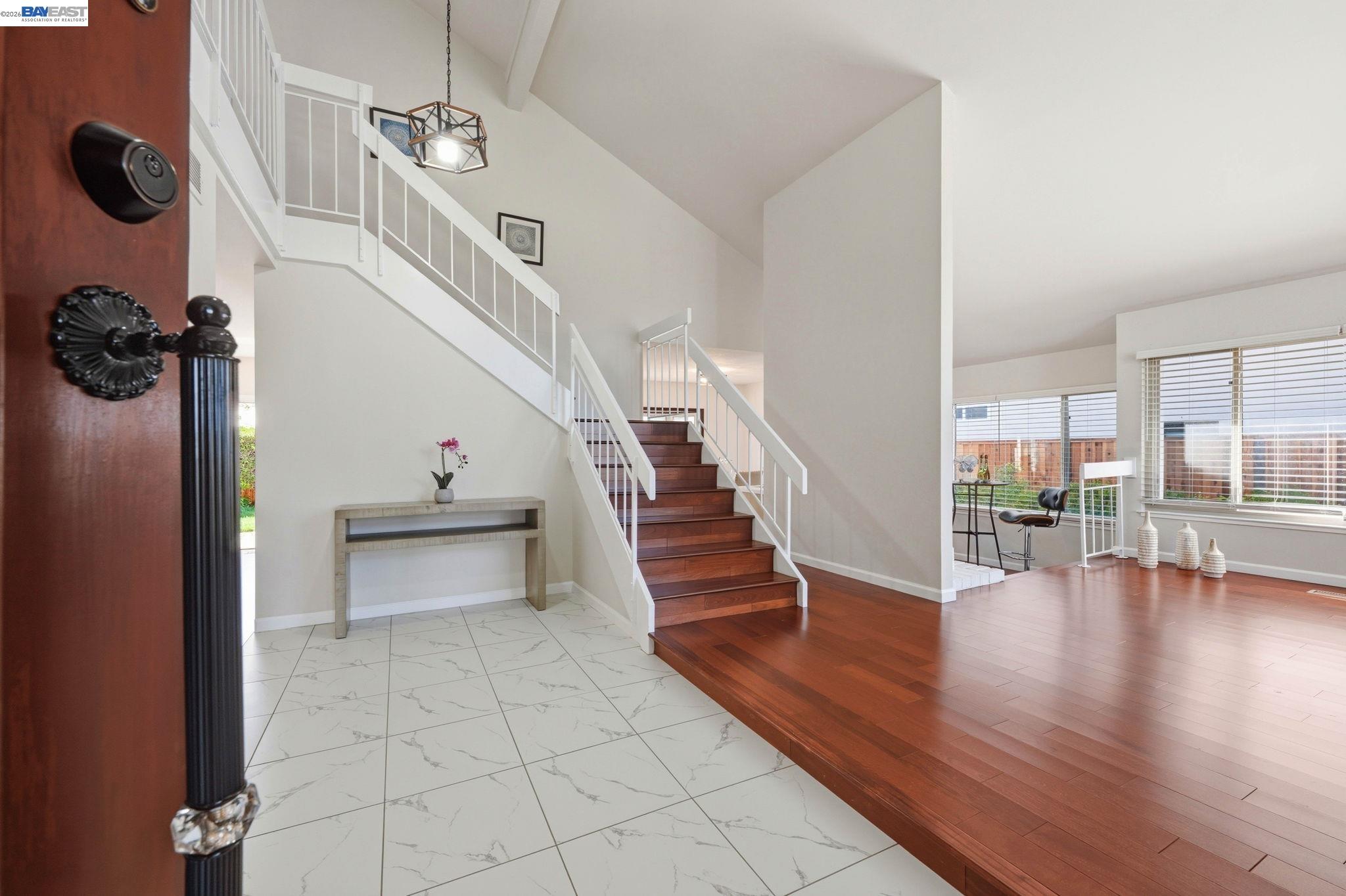 330 Tampa Ct
