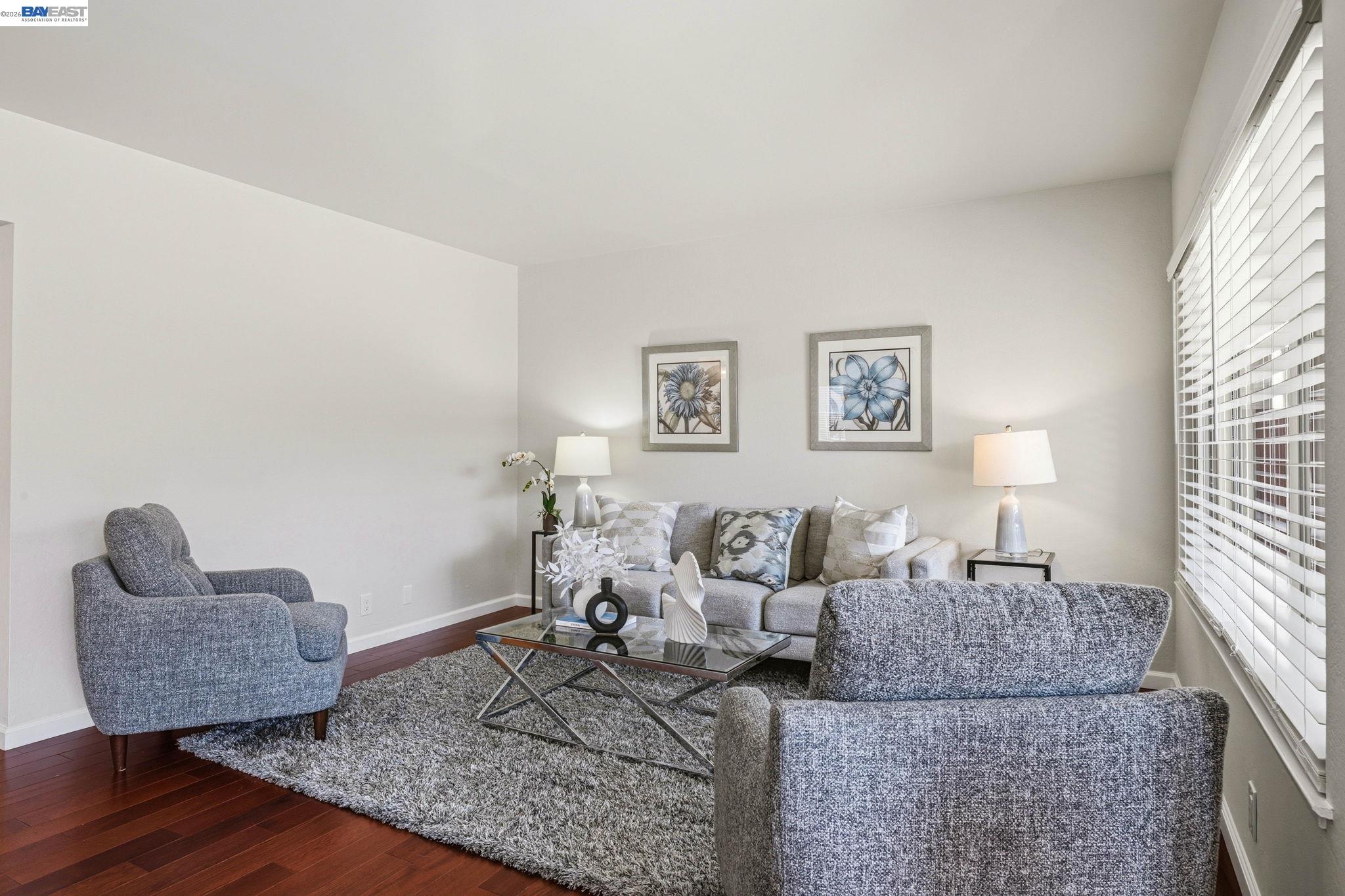 330 Tampa Ct
