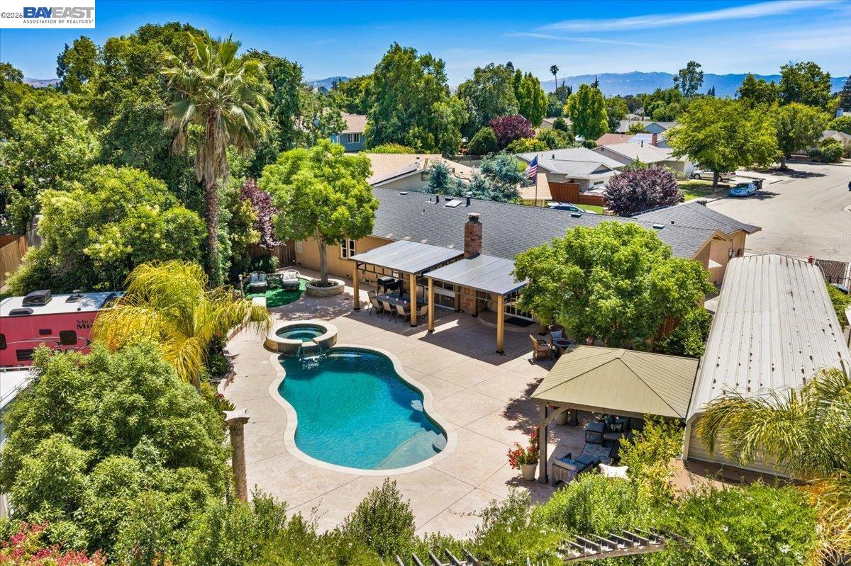 960 Kern Ct