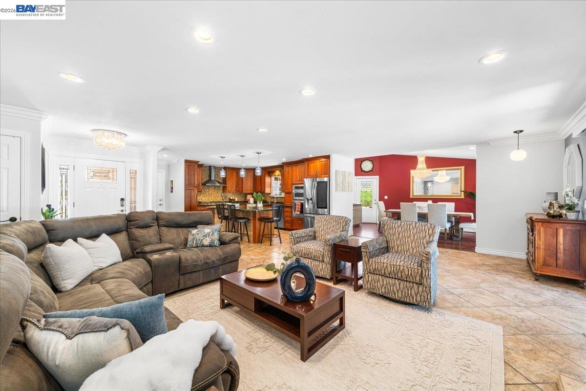 960 Kern Ct