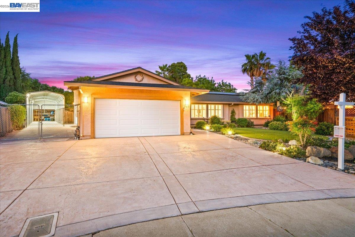 960 Kern Ct