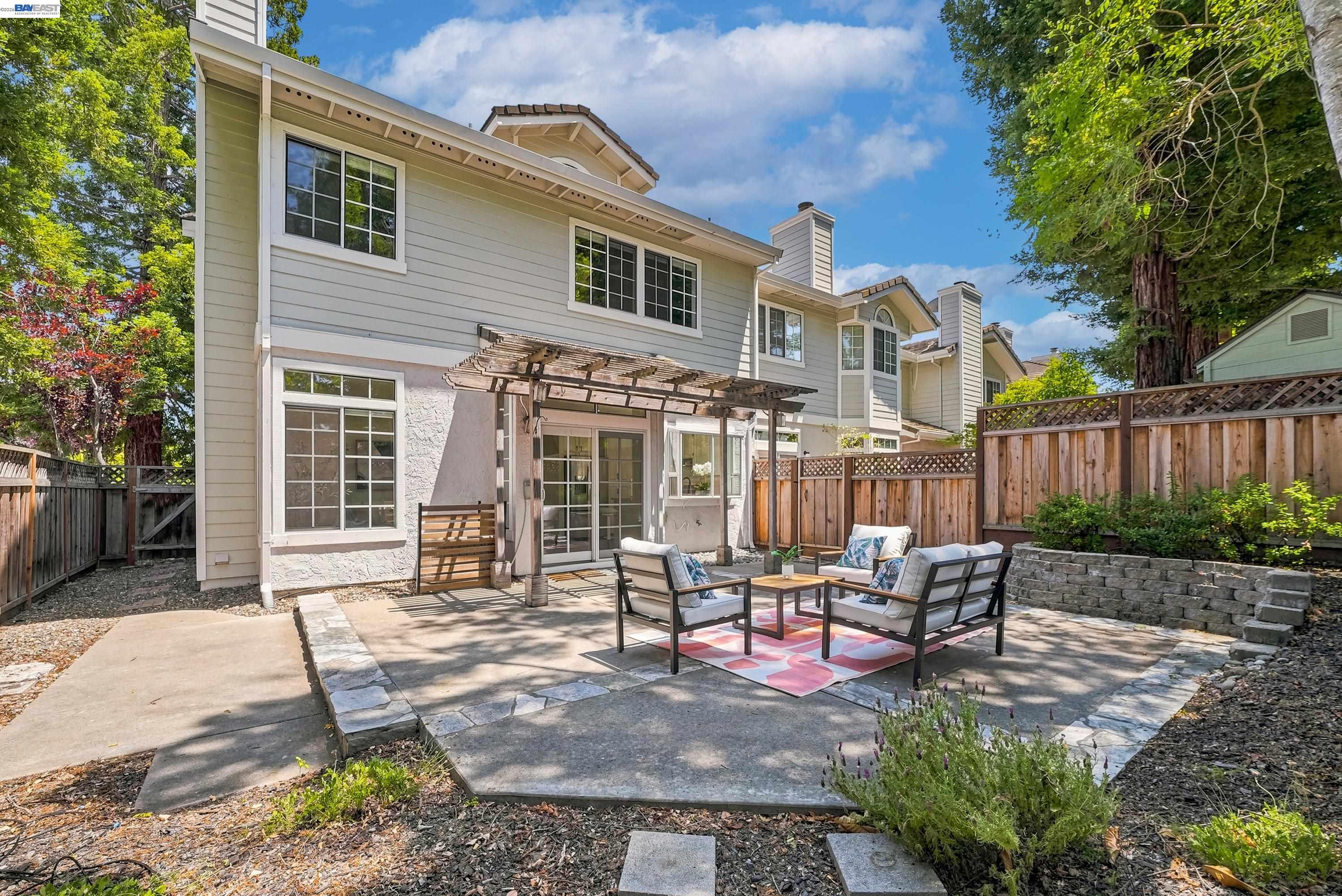 55 Heather Garden Ln
