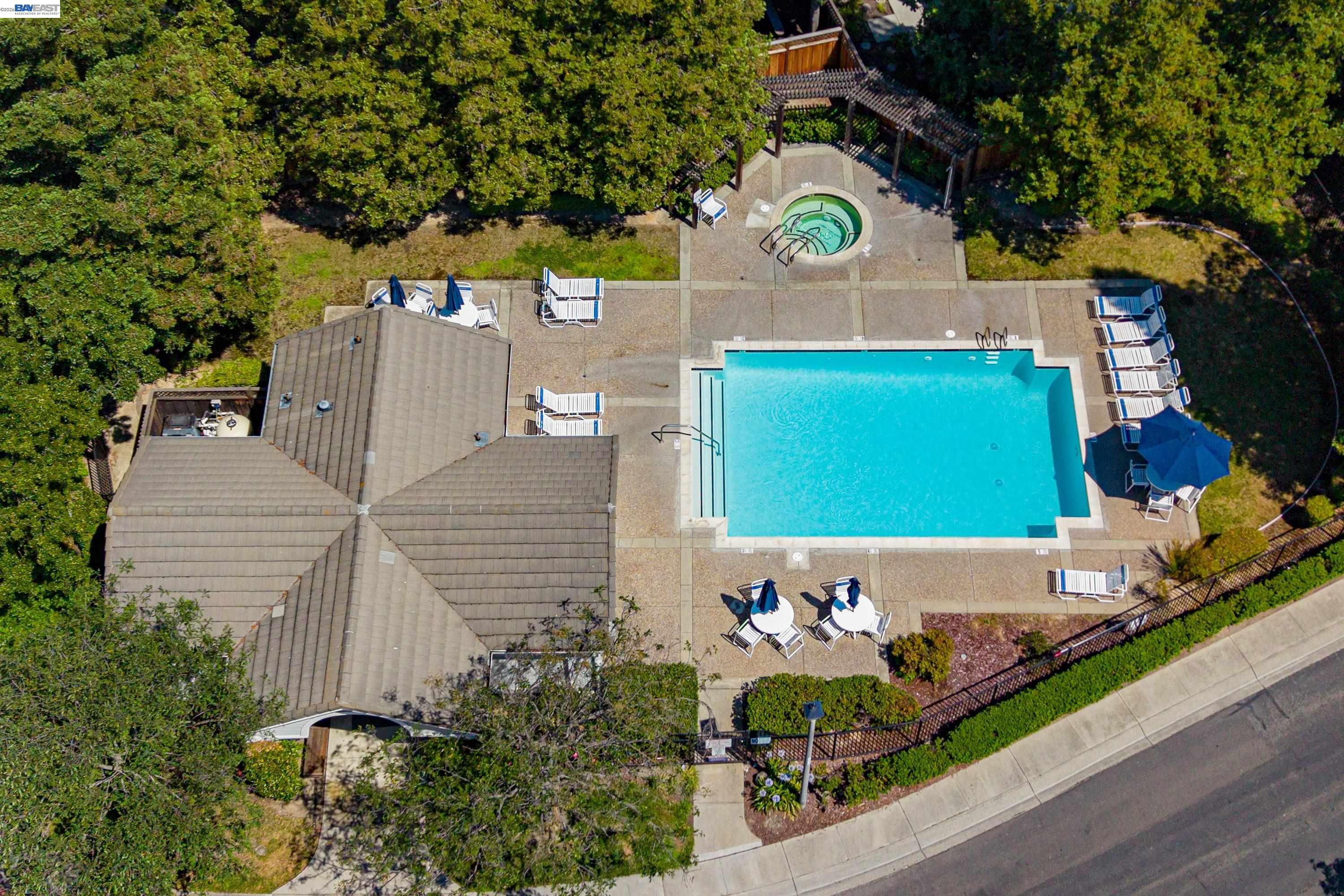 55 Heather Garden Ln