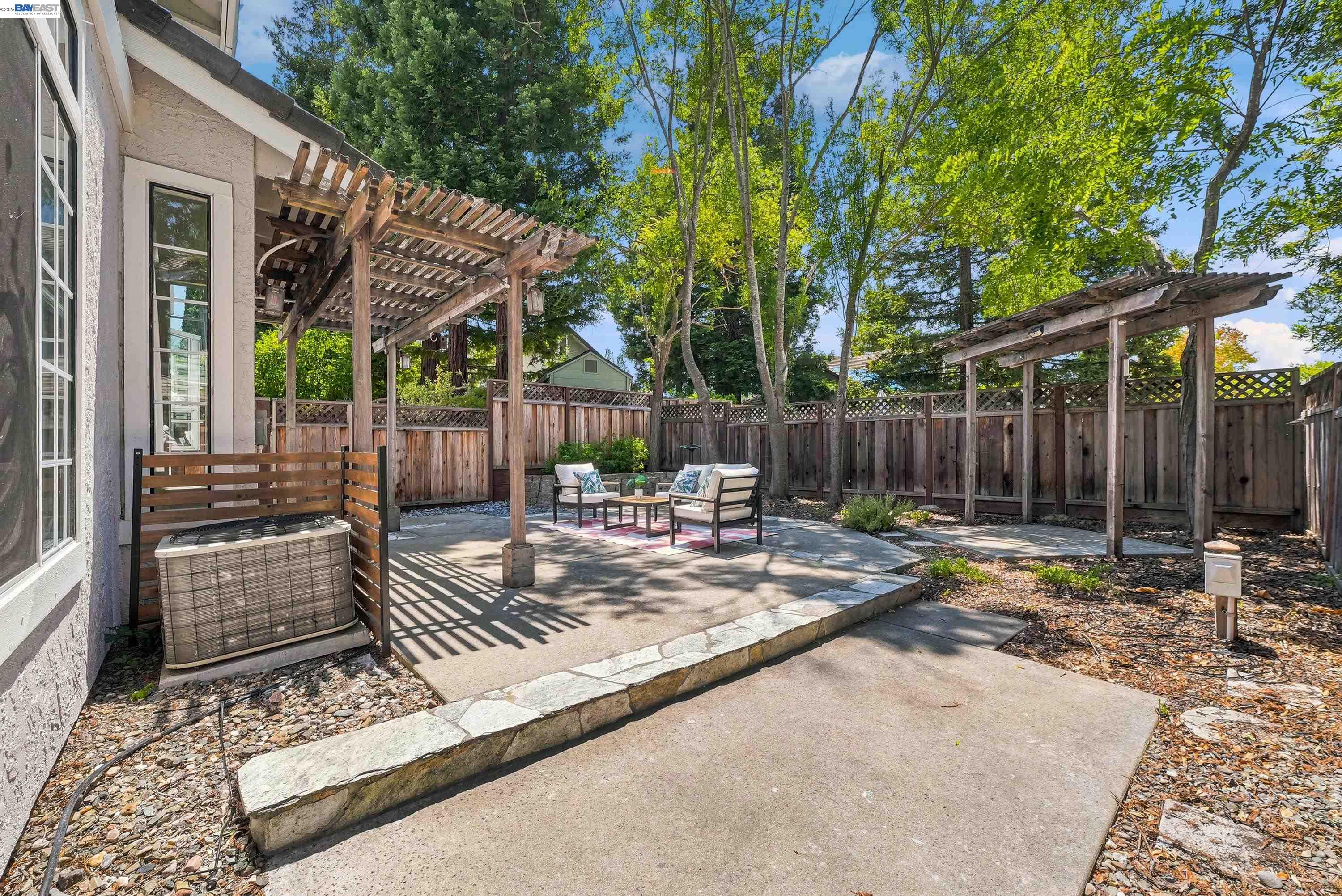 55 Heather Garden Ln