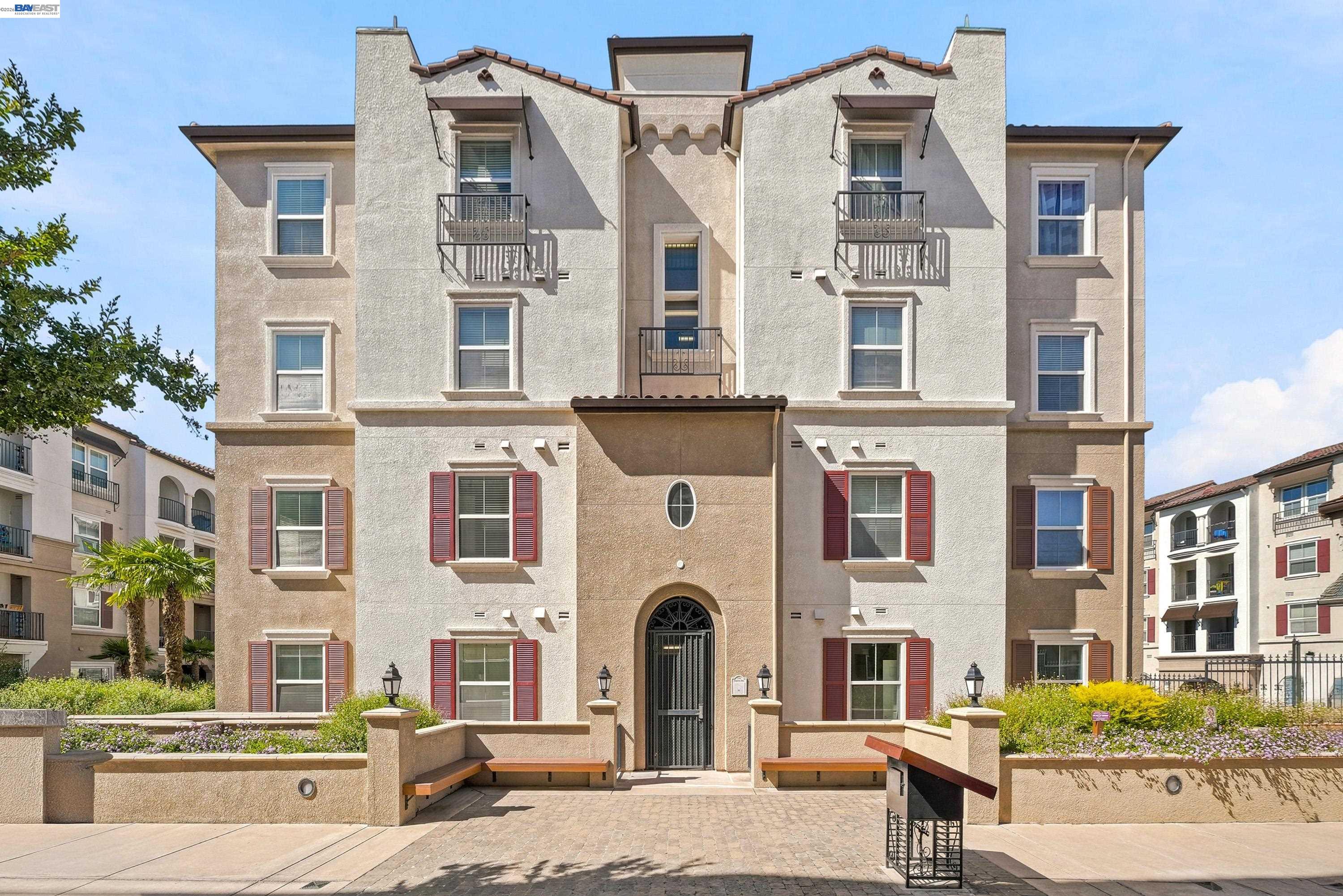 3360 Maguire Way # 140