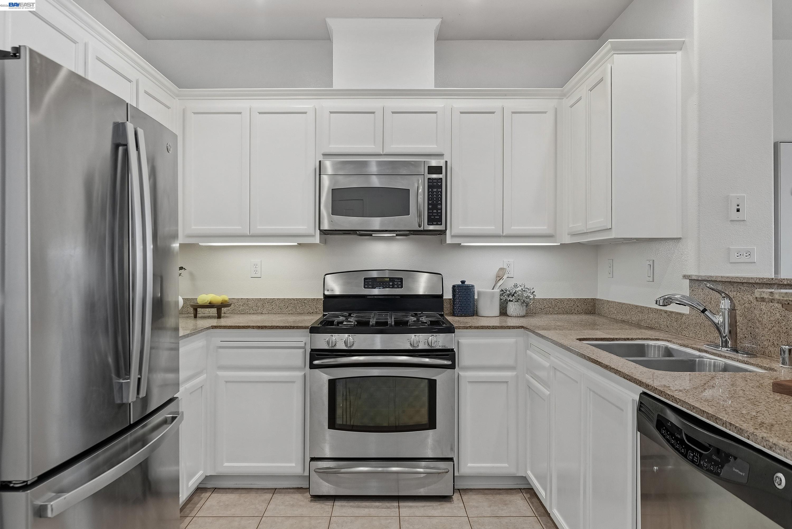 3360 Maguire Way # 140