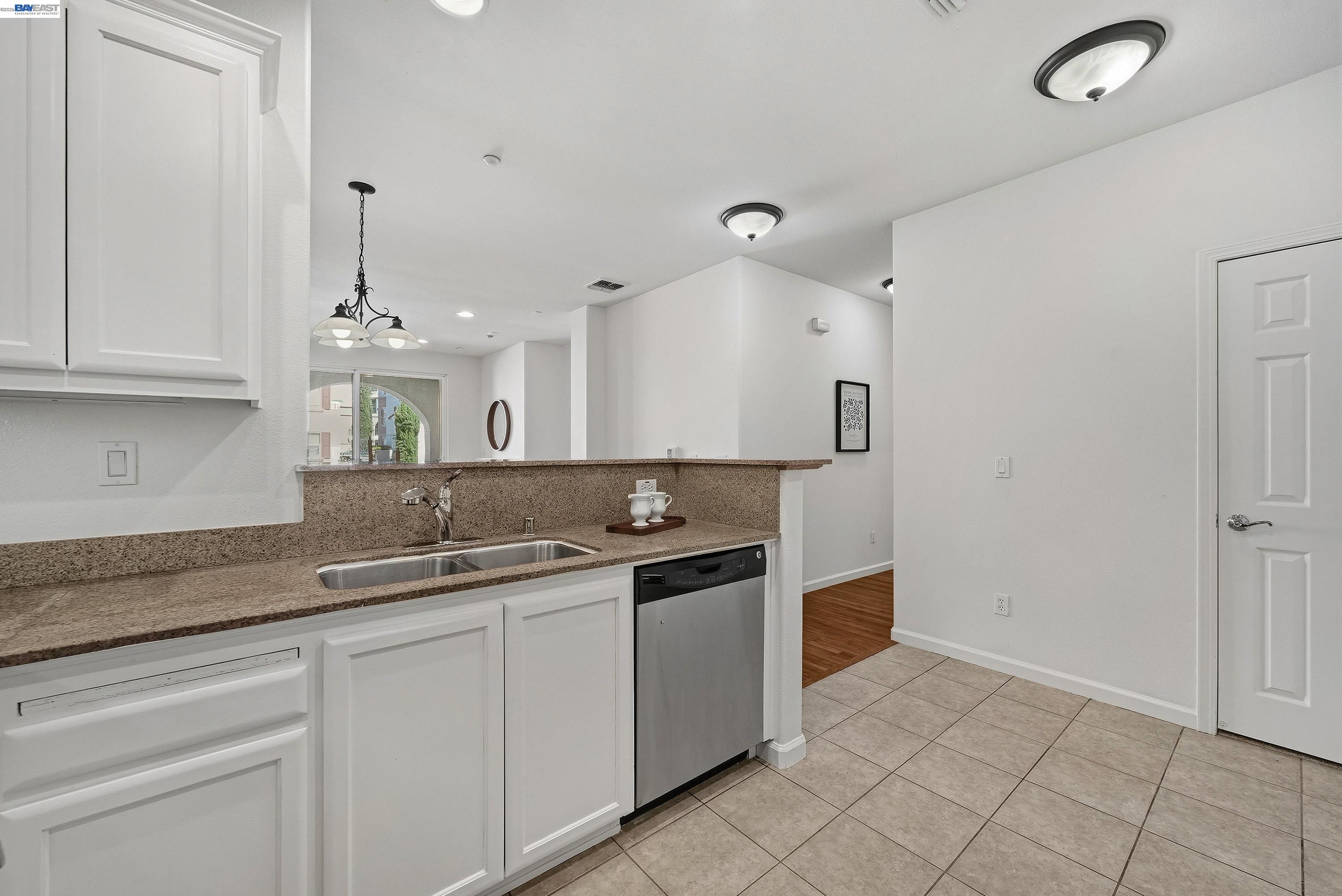 3360 Maguire Way # 140