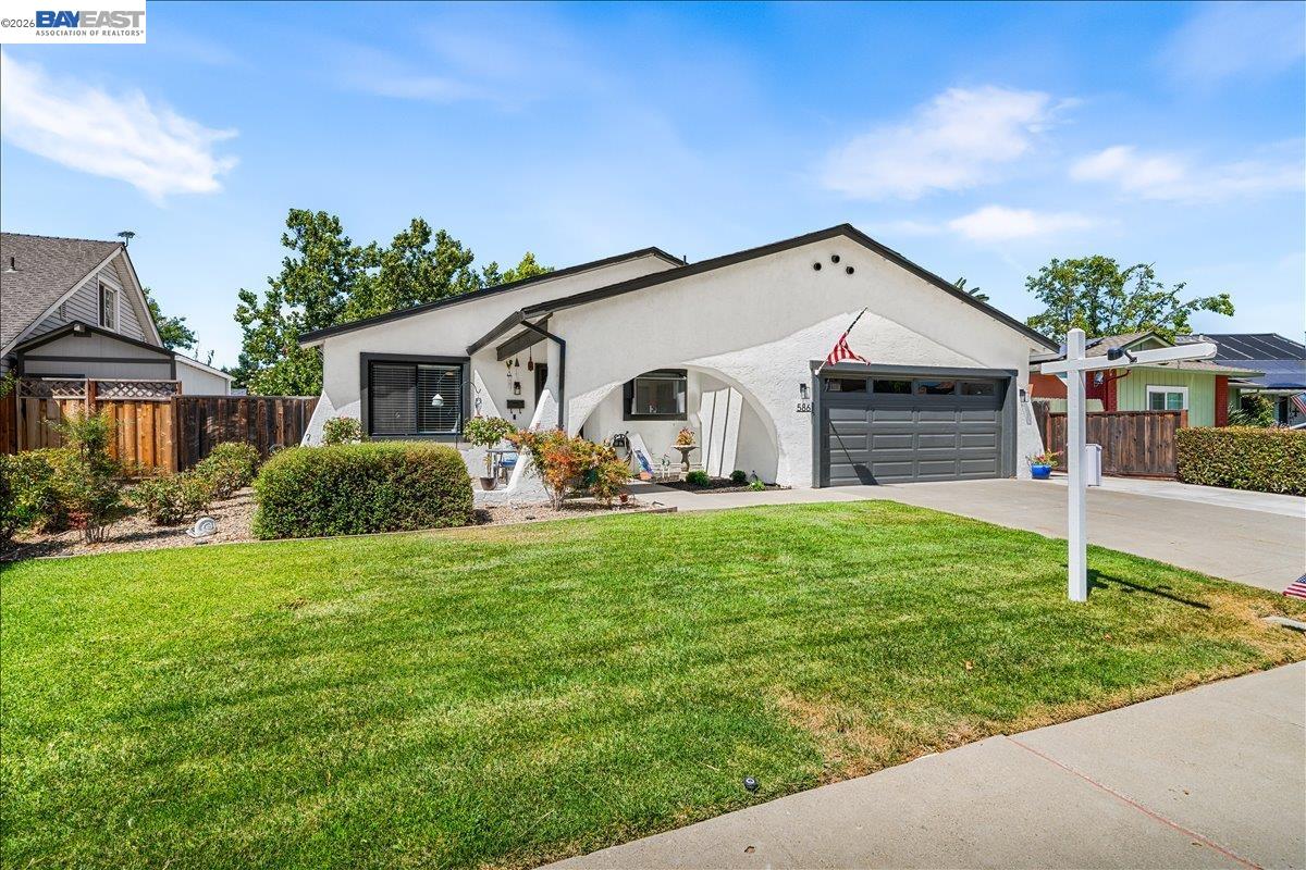 586 Colusa Way