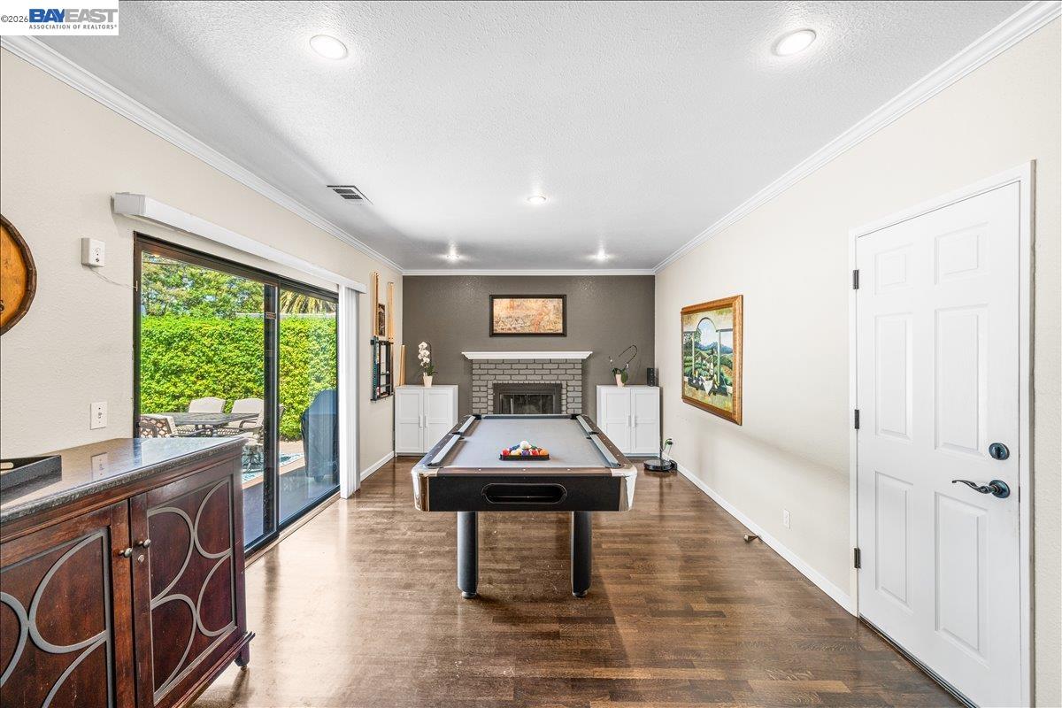 586 Colusa Way