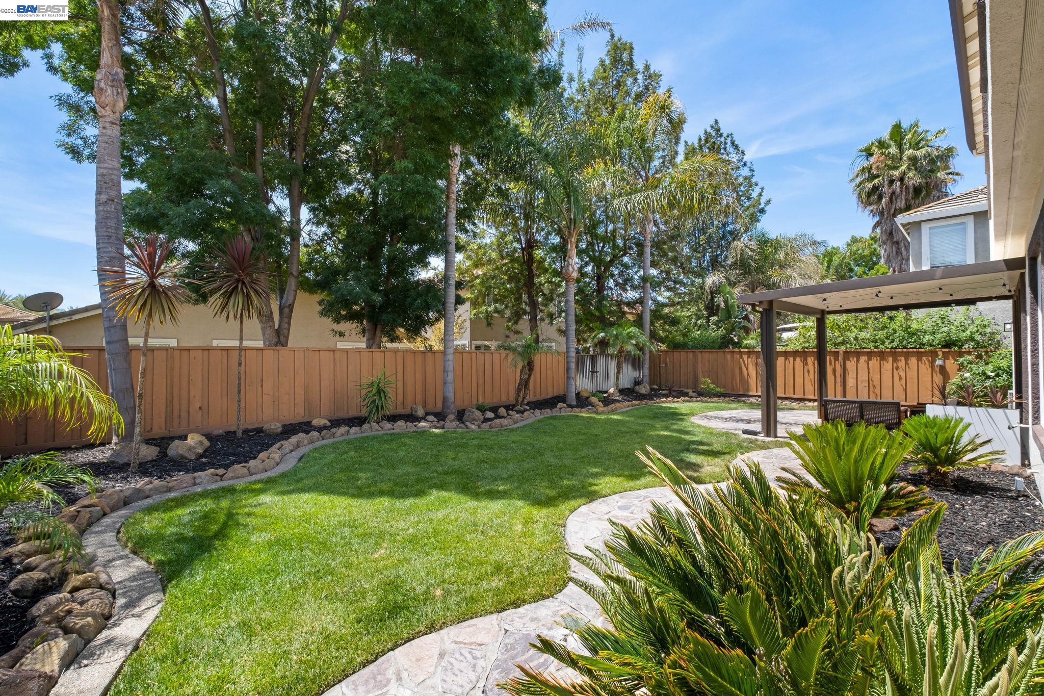 2466 Yosemite Way