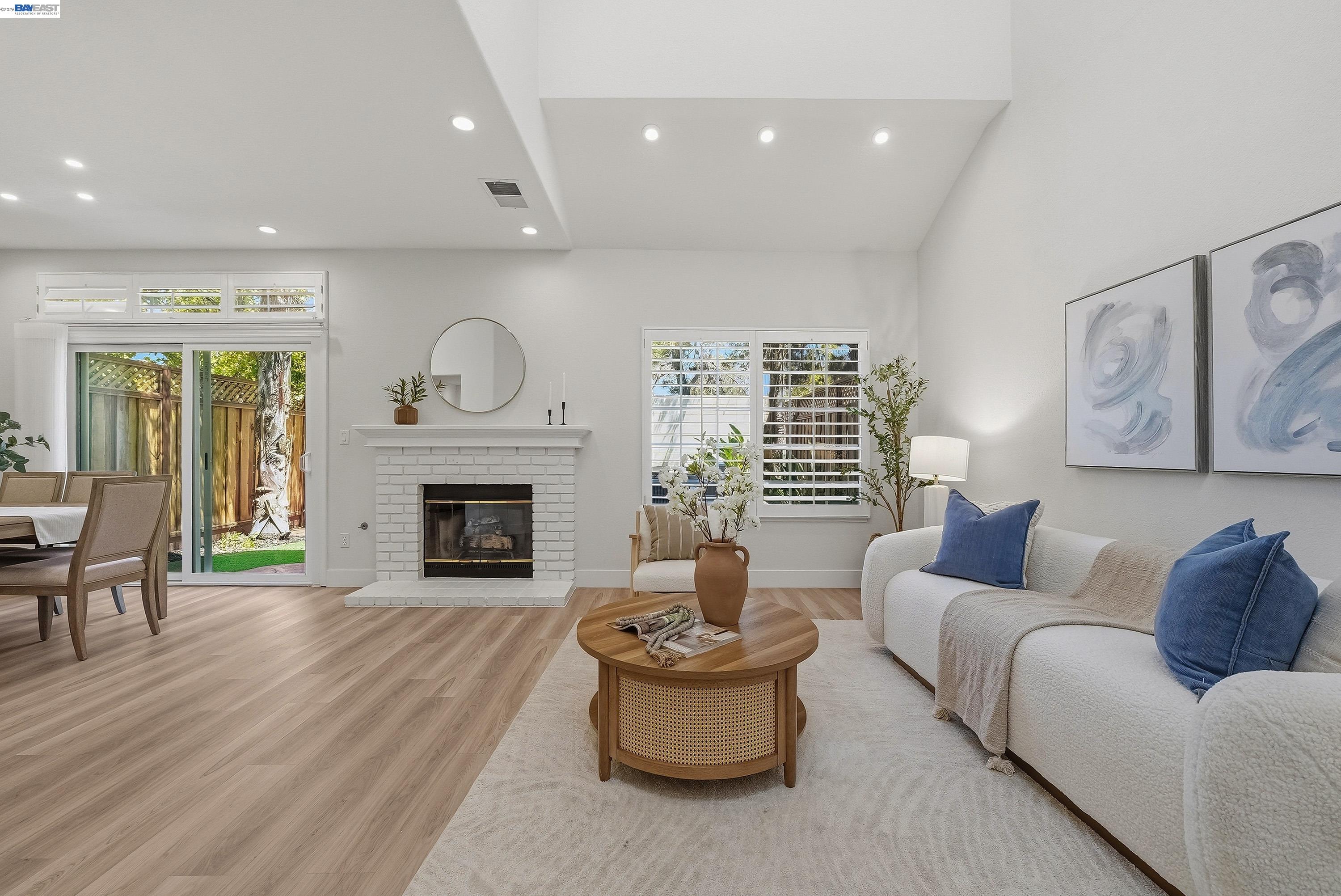 24 Copperfield Ln