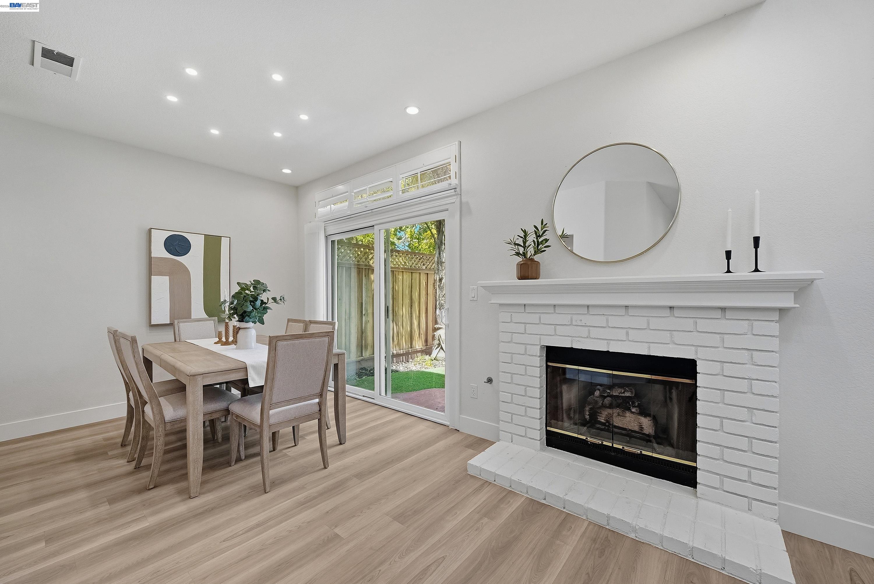 24 Copperfield Ln