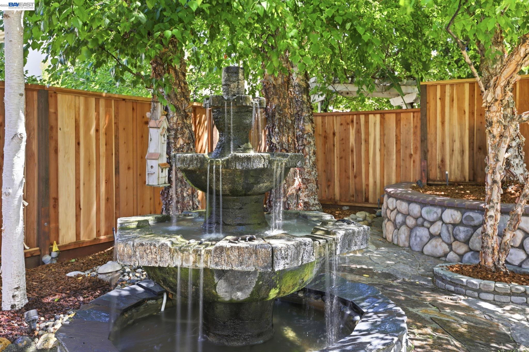 5835 Elder Cir