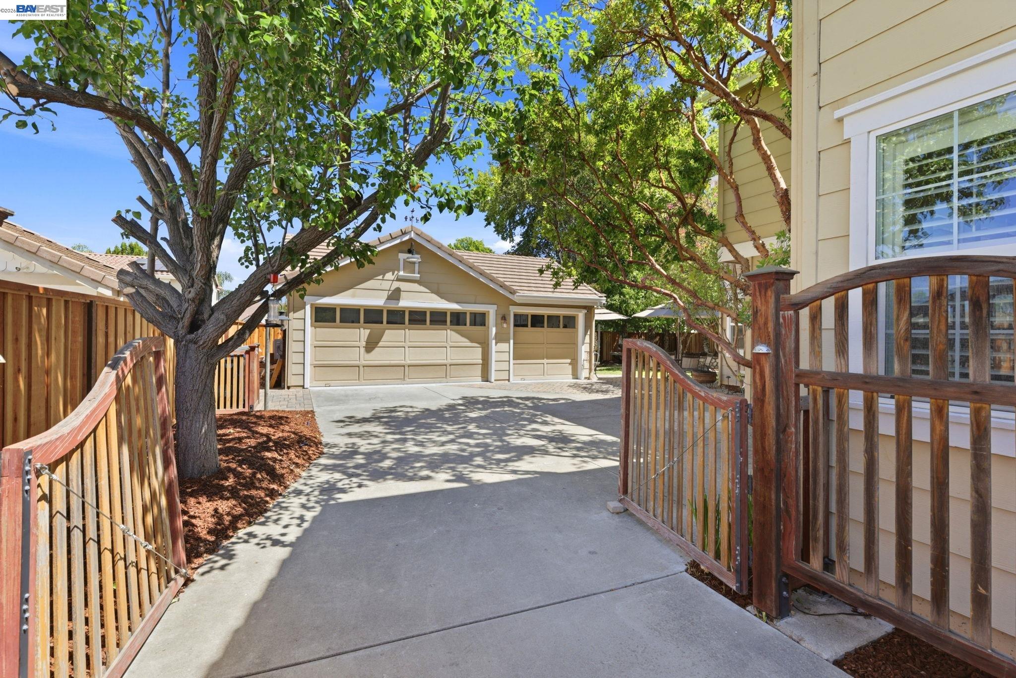 5835 Elder Cir