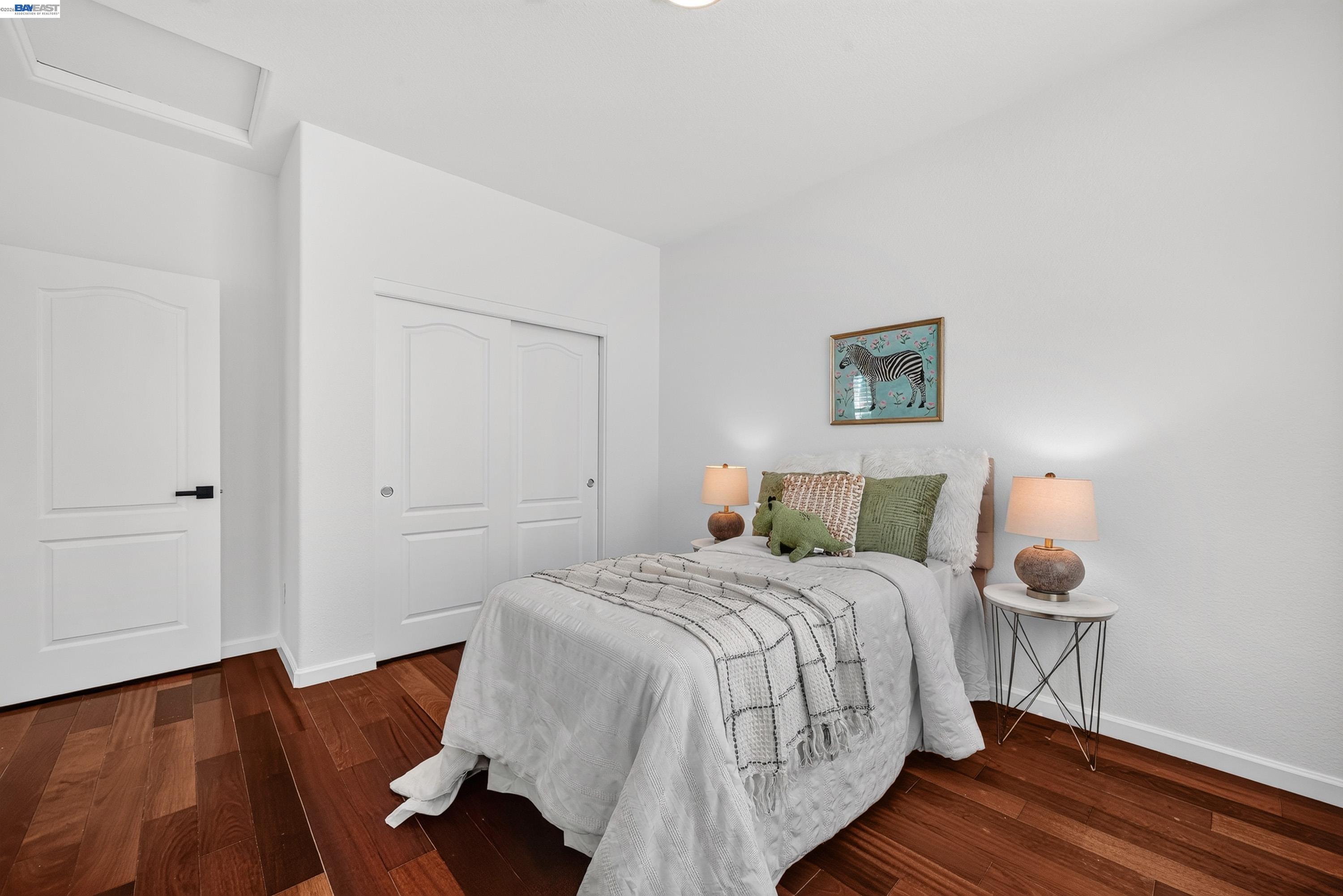 2109 N Donovan Way