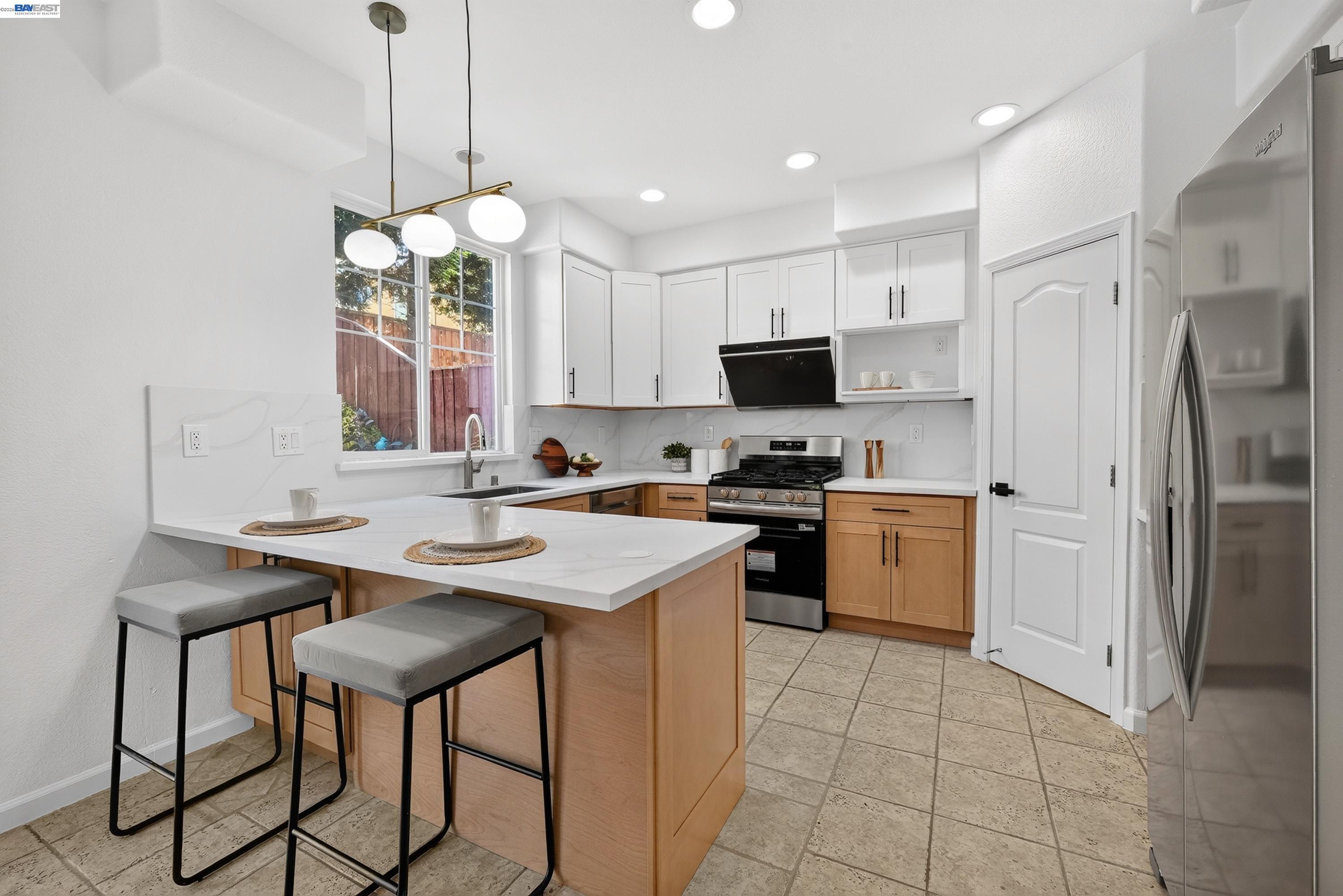 2109 N Donovan Way
