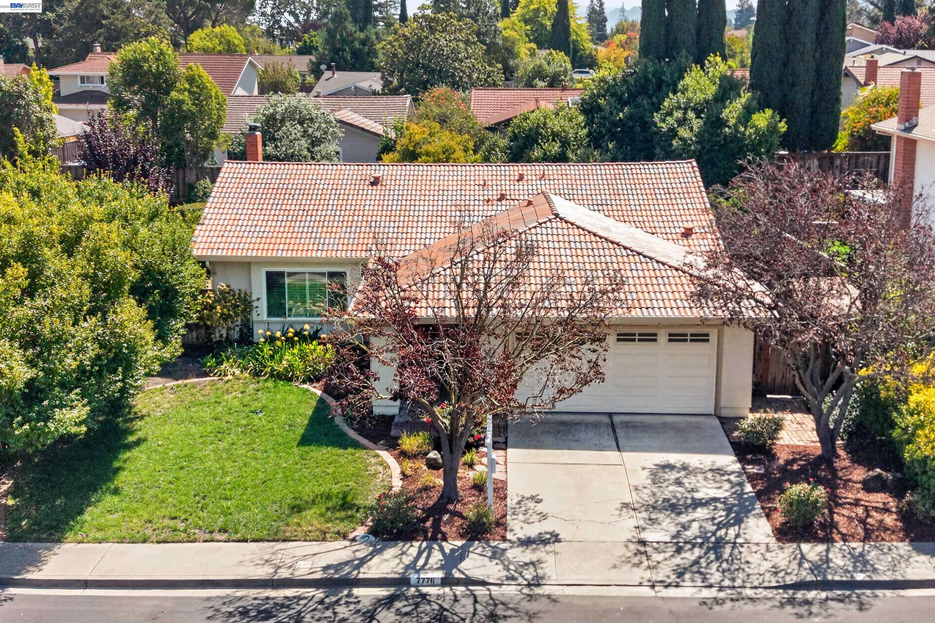 7776 Knollbrook Dr
