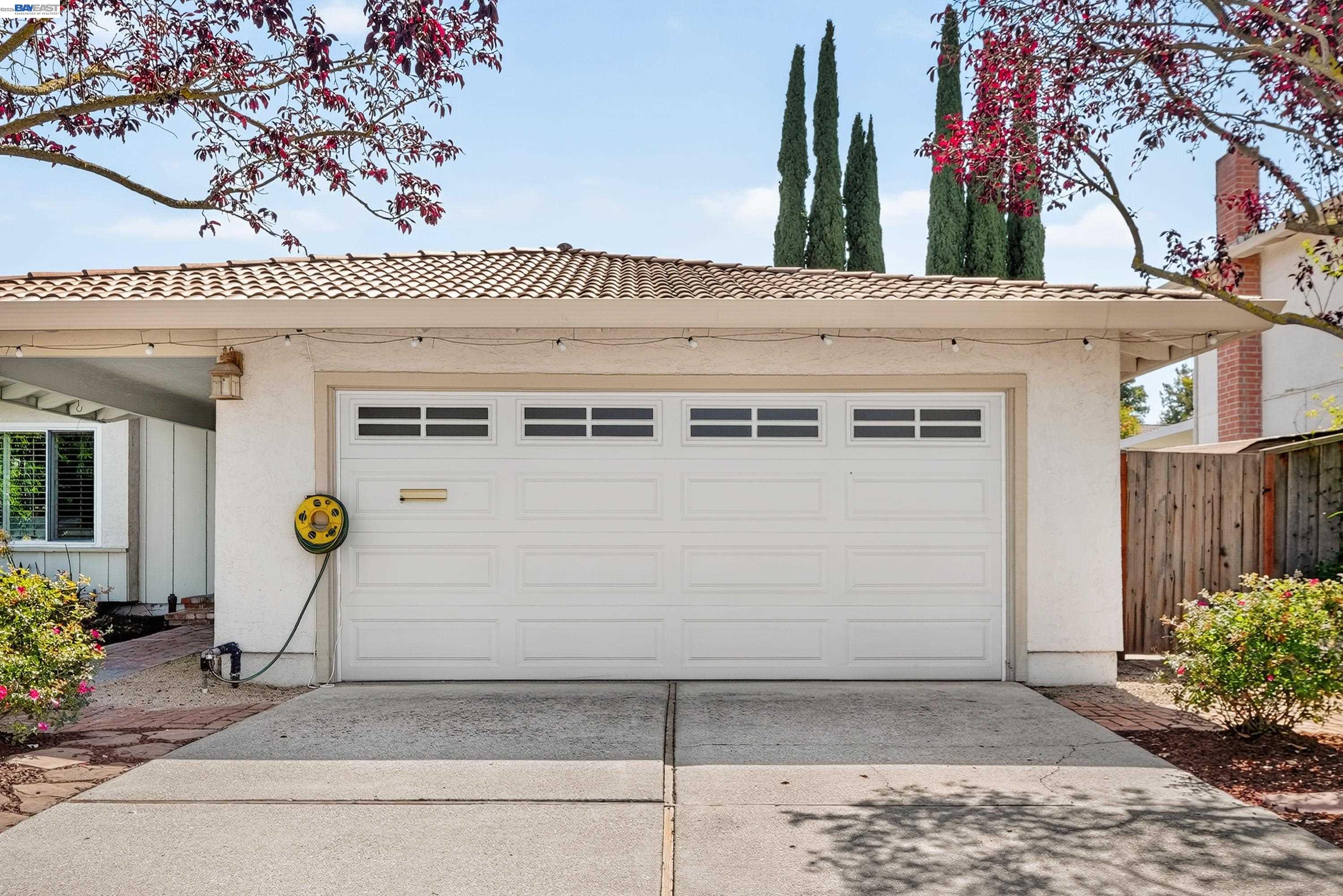 7776 Knollbrook Dr