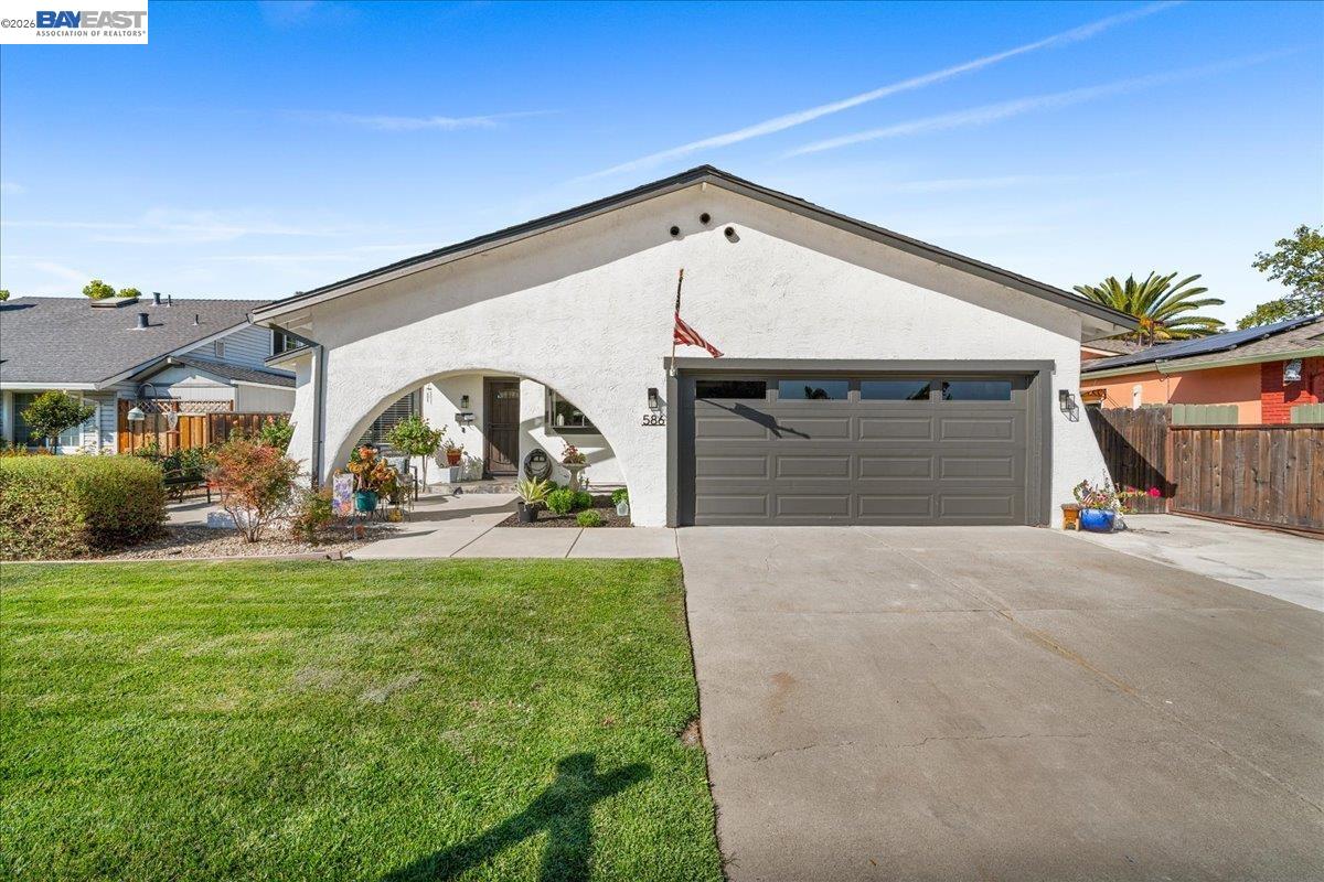 586 Colusa Way