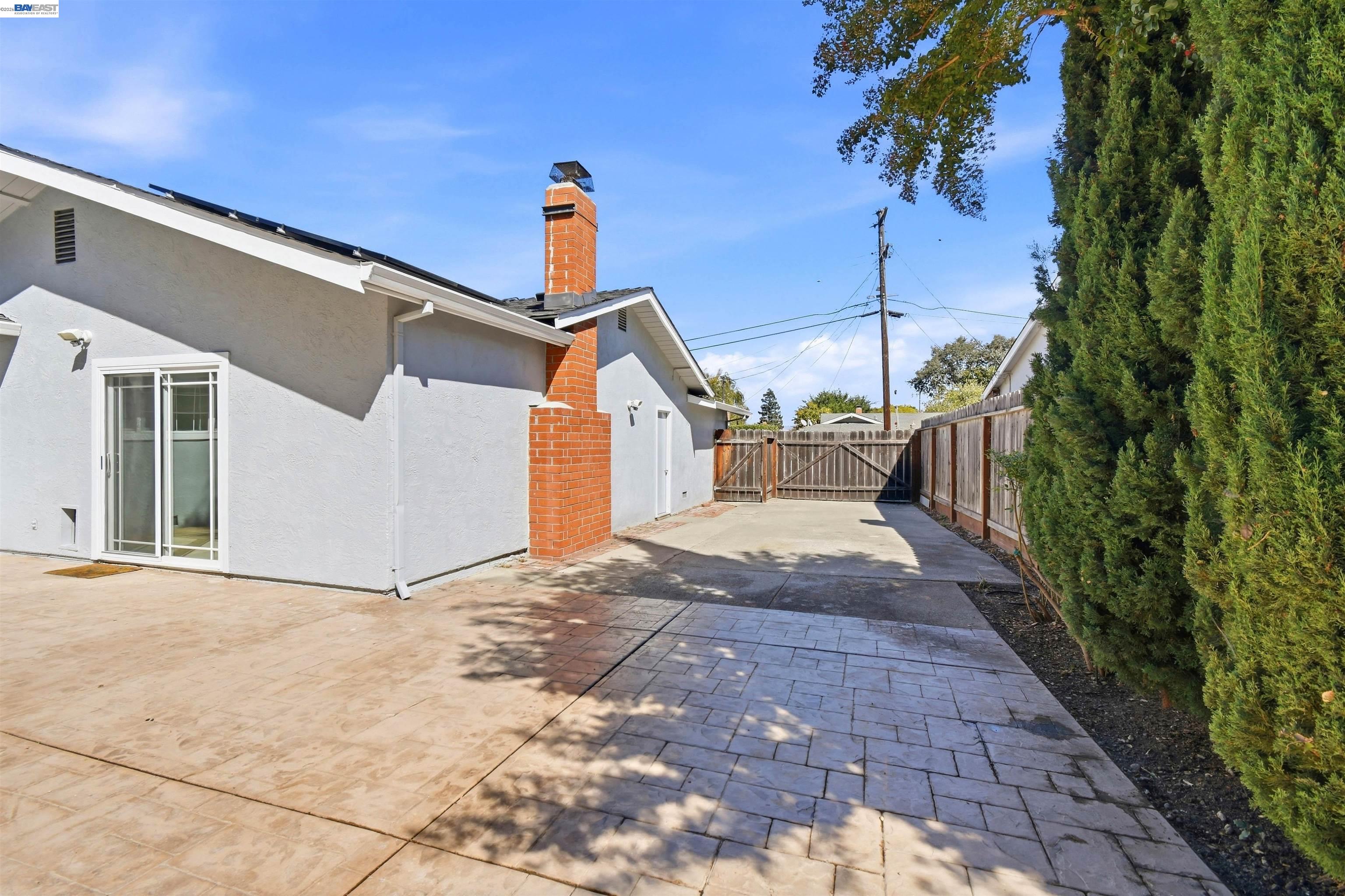 7508 San Sabana Rd