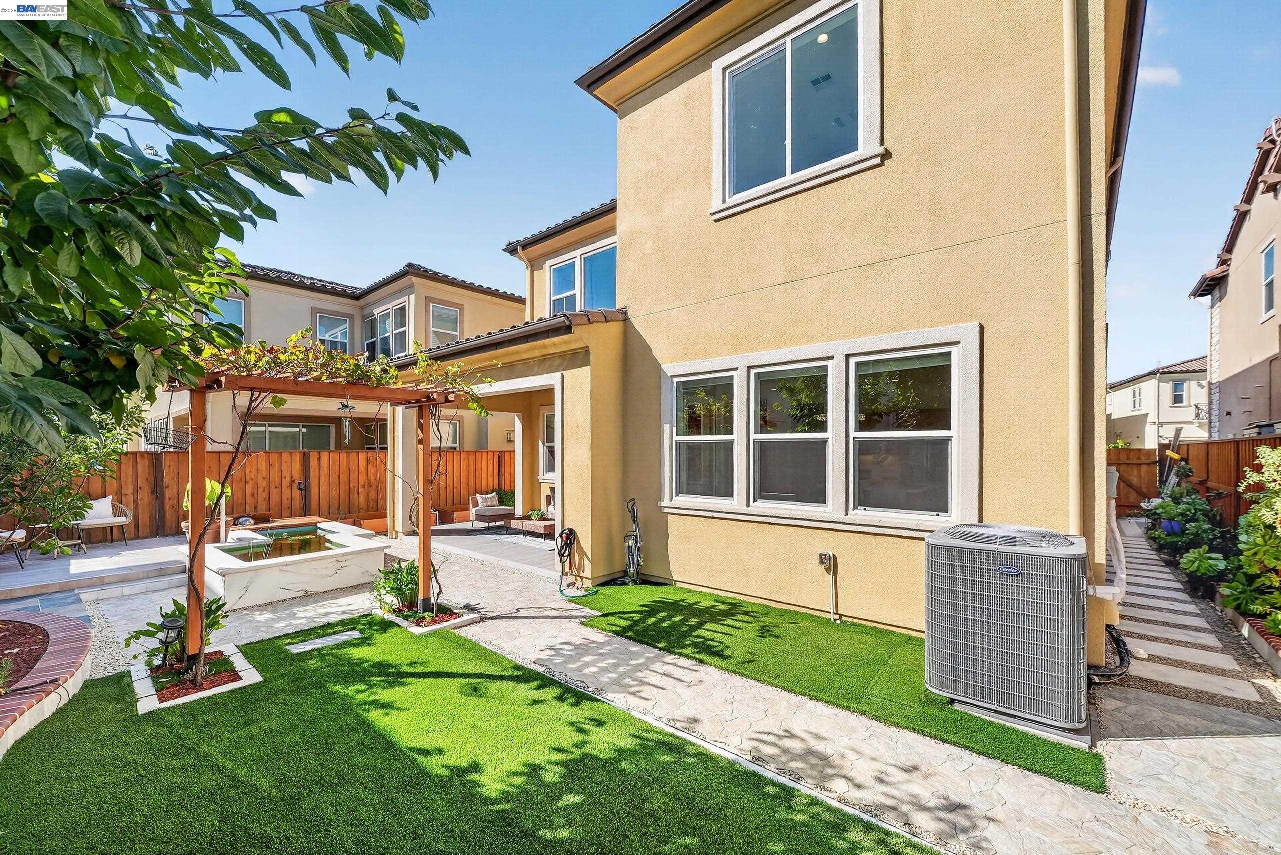 277 Goldfield Pl