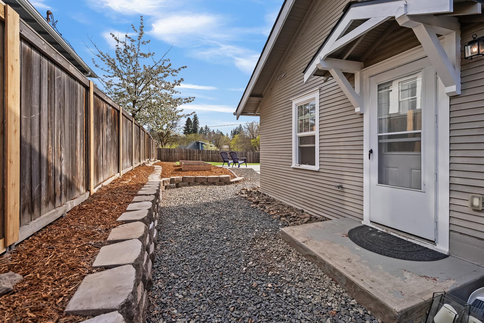 326 E 20TH Ave