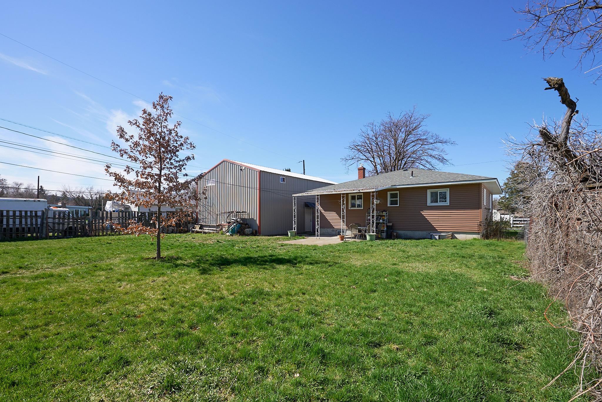 1212 N BESSIE Rd