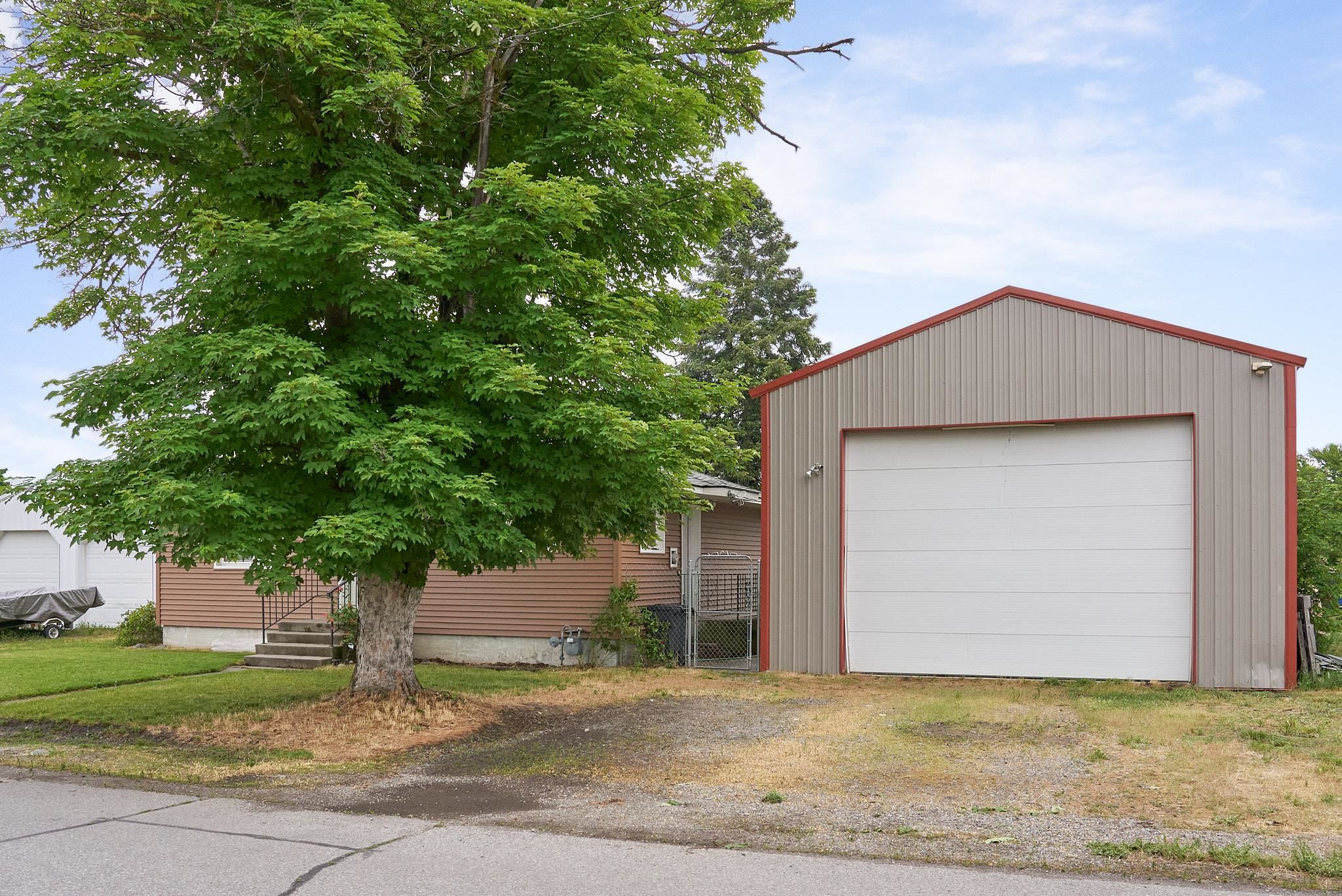 1212 N BESSIE Rd