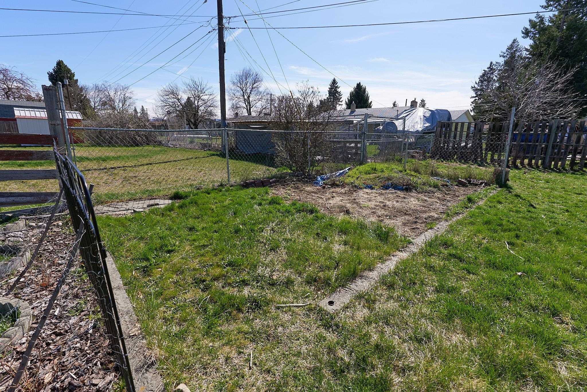 1212 N BESSIE Rd
