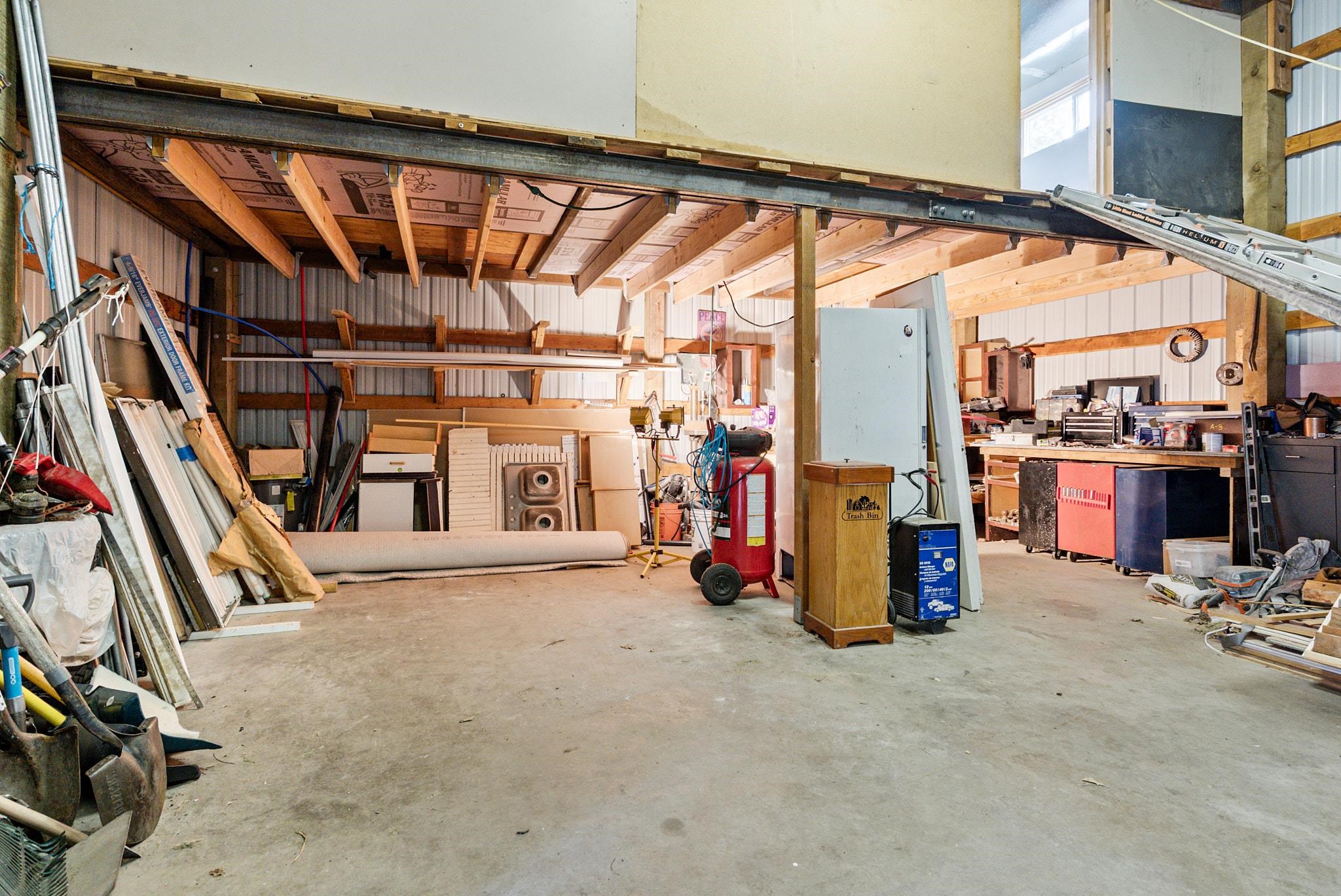 1212 N BESSIE Rd