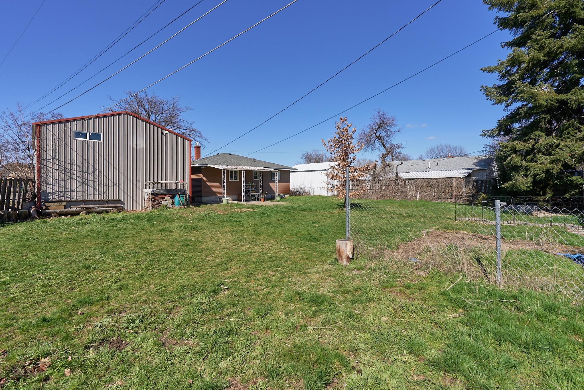 1212 N BESSIE Rd
