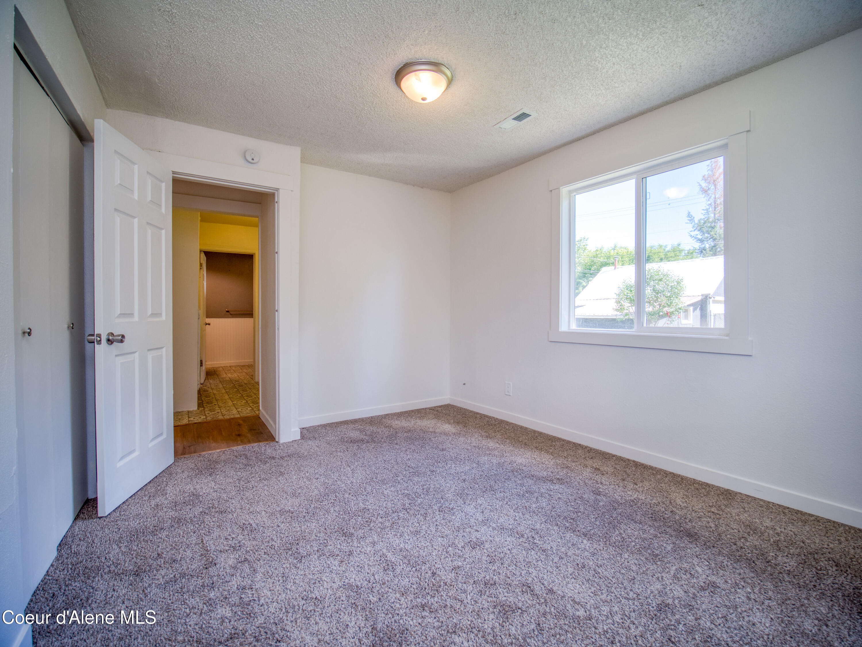 318 E 4TH AVE