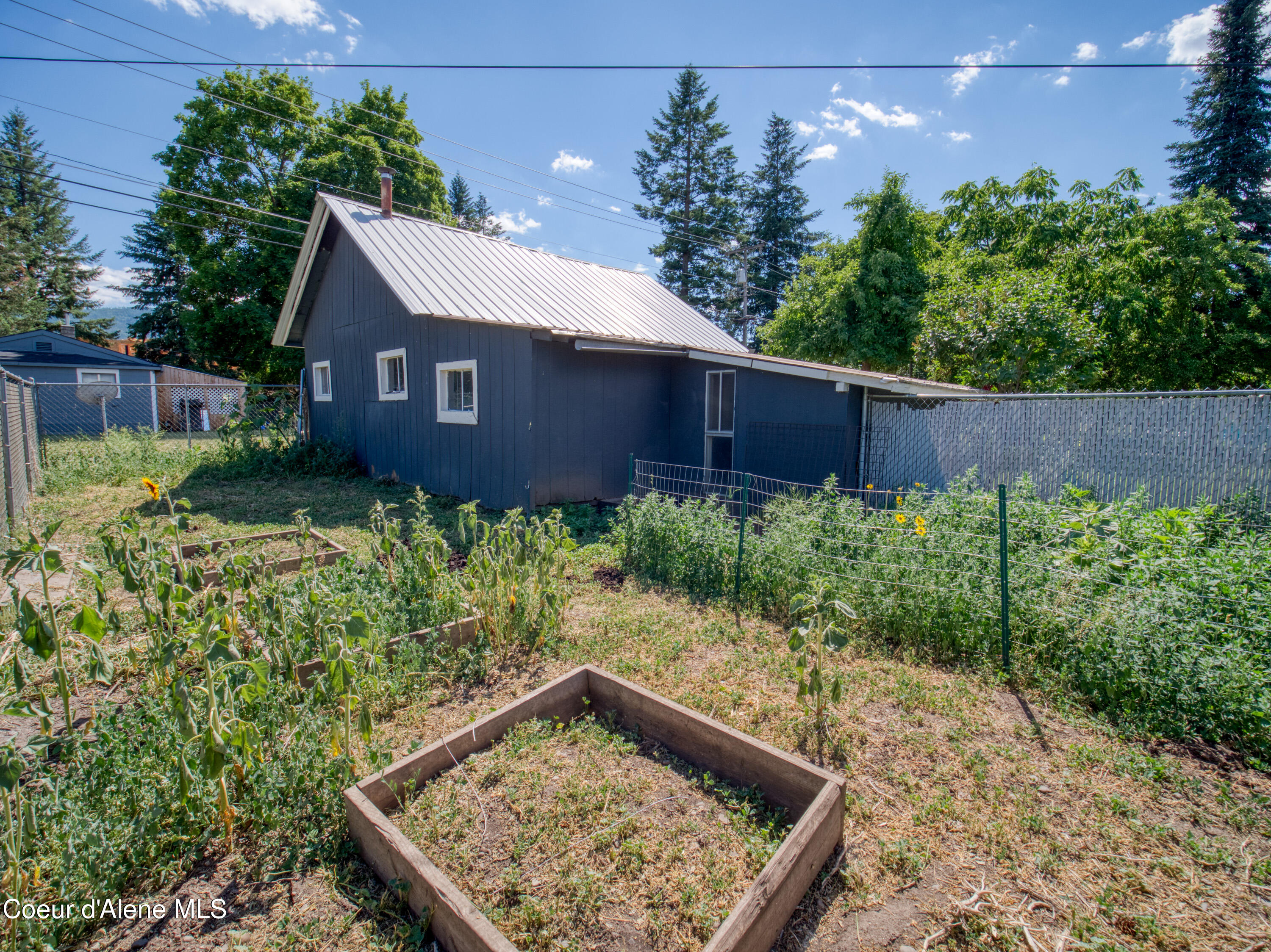 318 E 4TH AVE