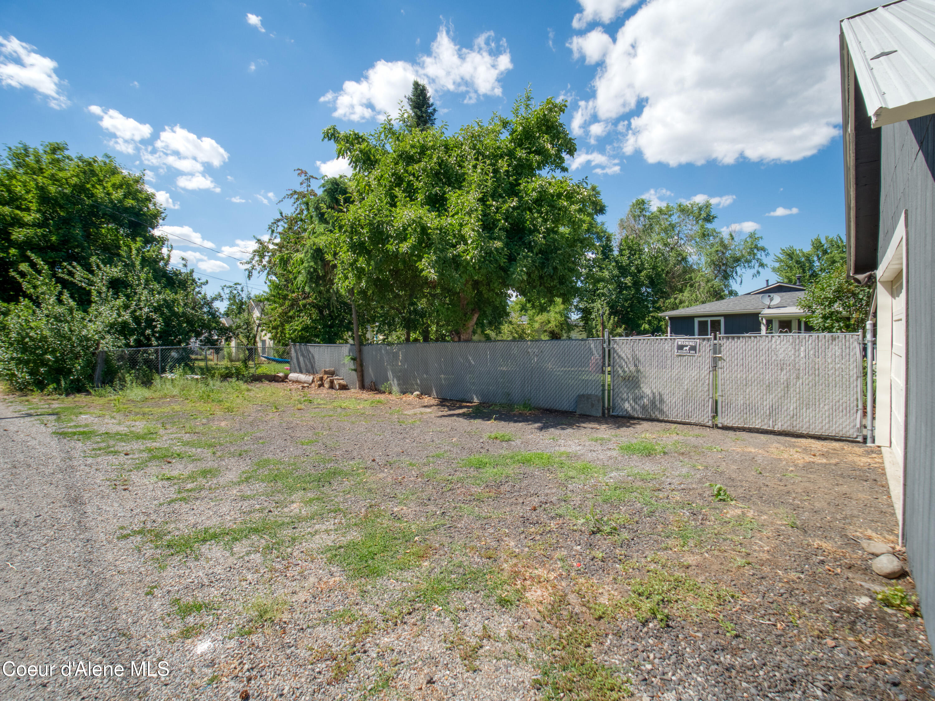 318 E 4TH AVE