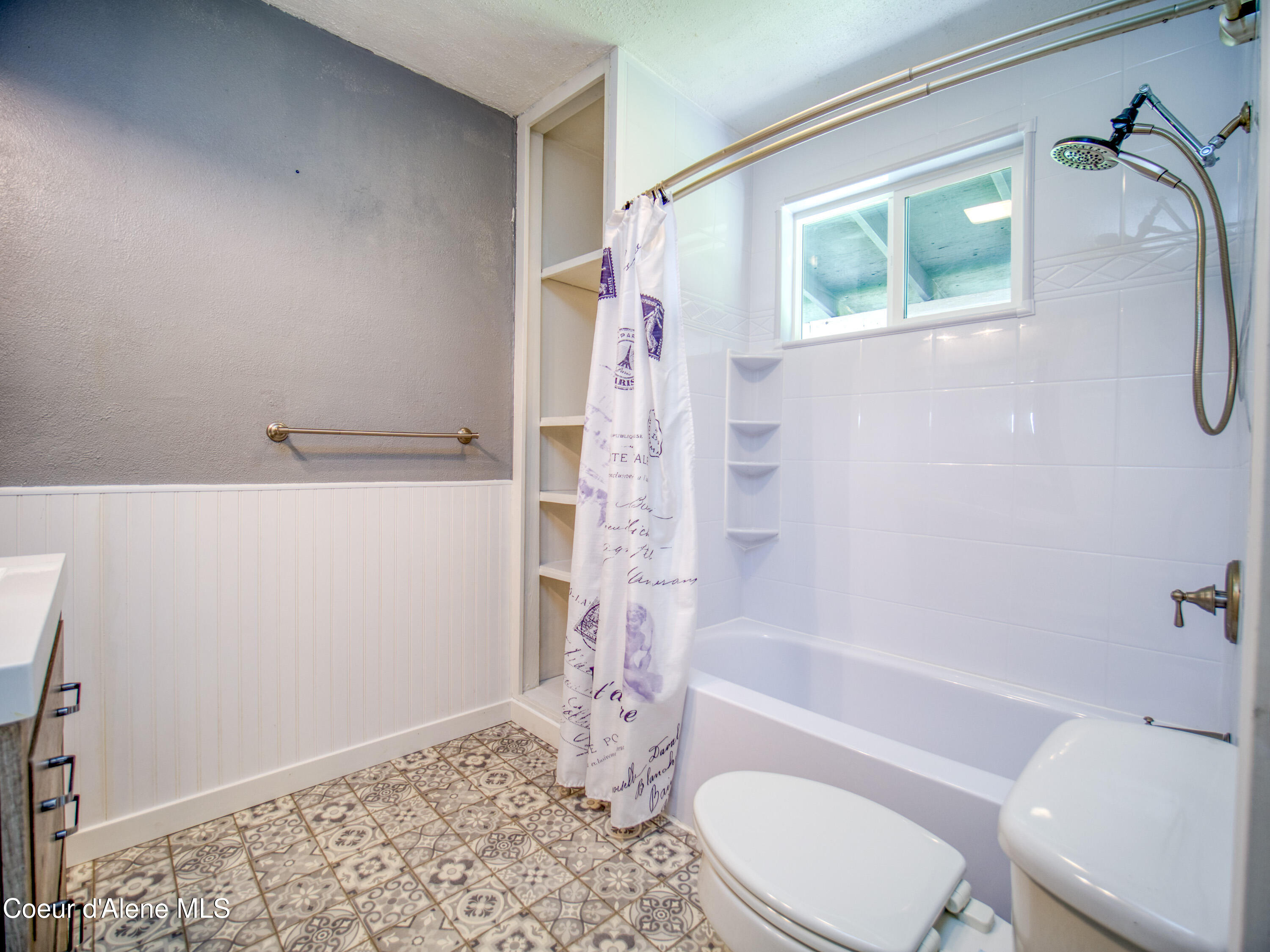 318 E 4TH AVE