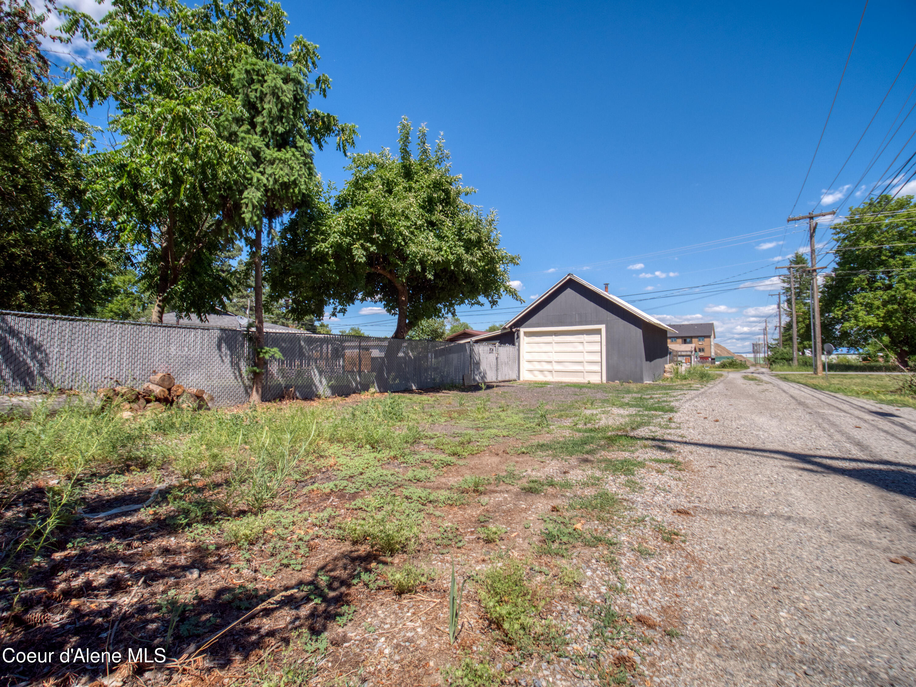318 E 4TH AVE