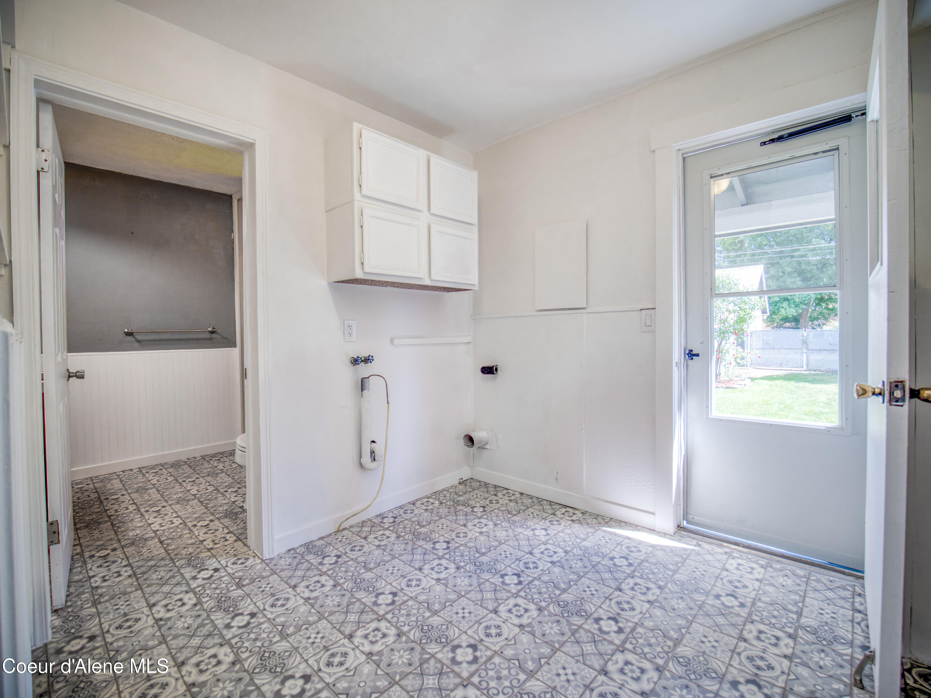 318 E 4TH AVE