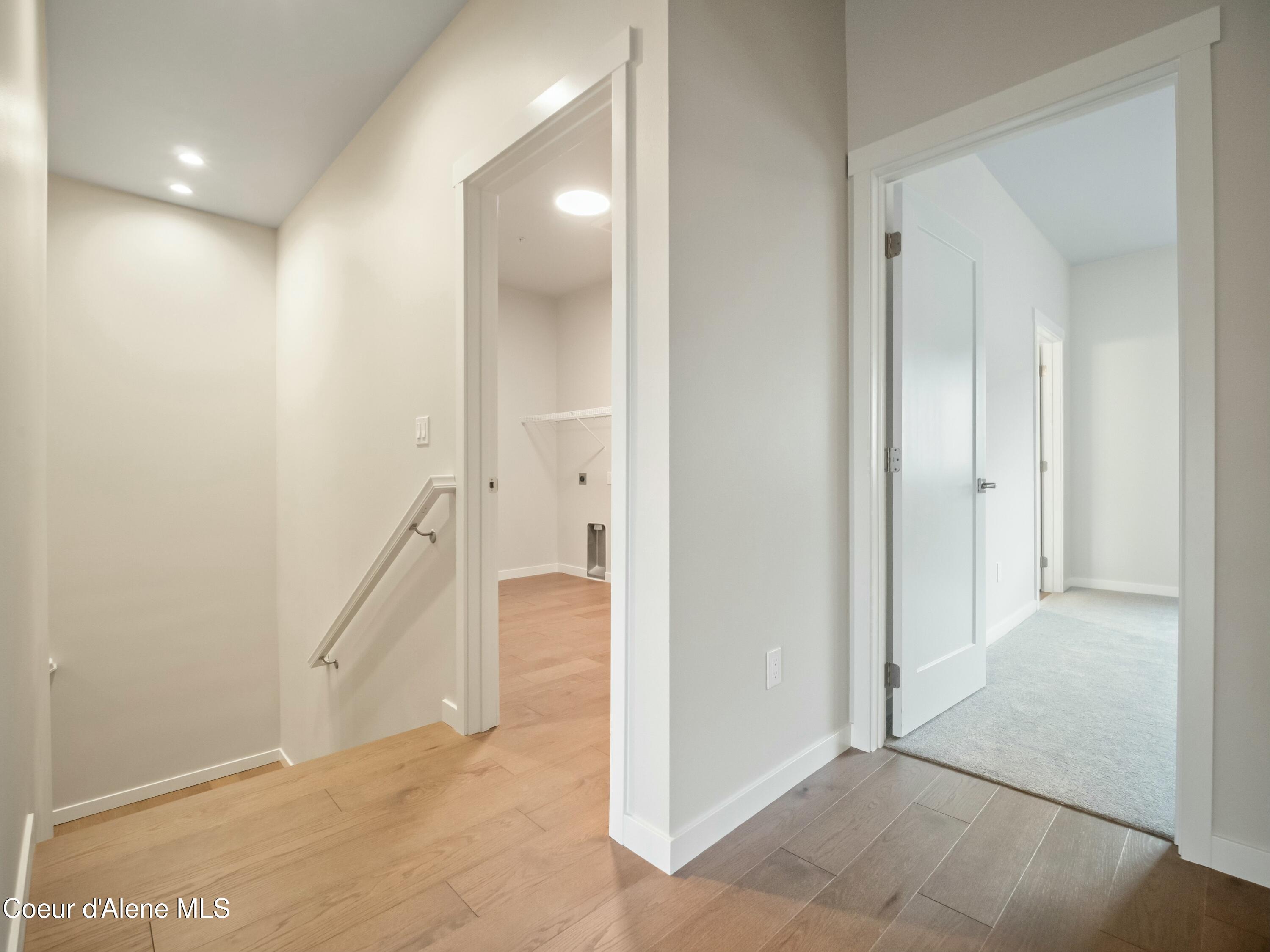 993 E RAILROAD AVENUE