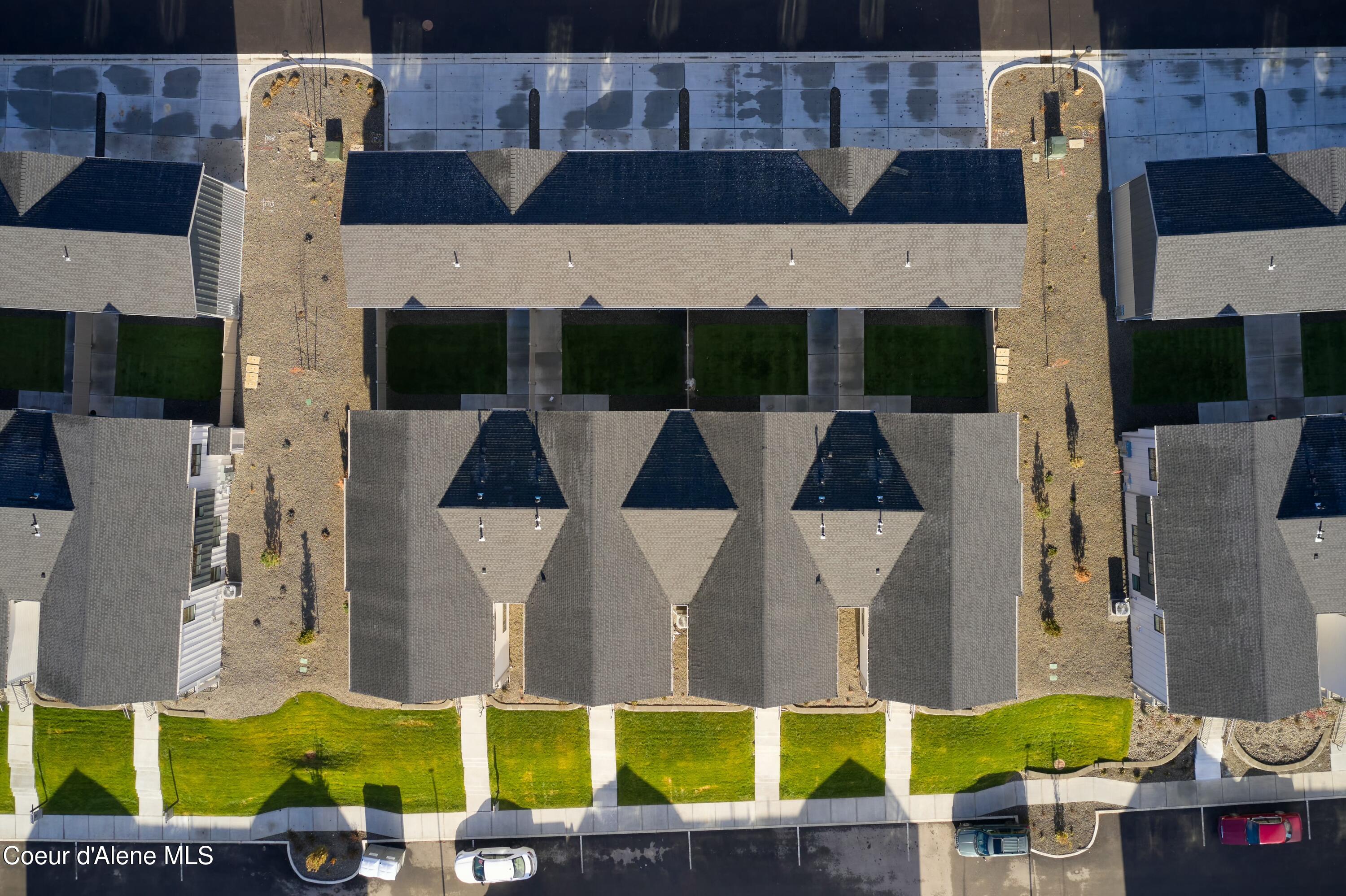 993 E RAILROAD AVENUE