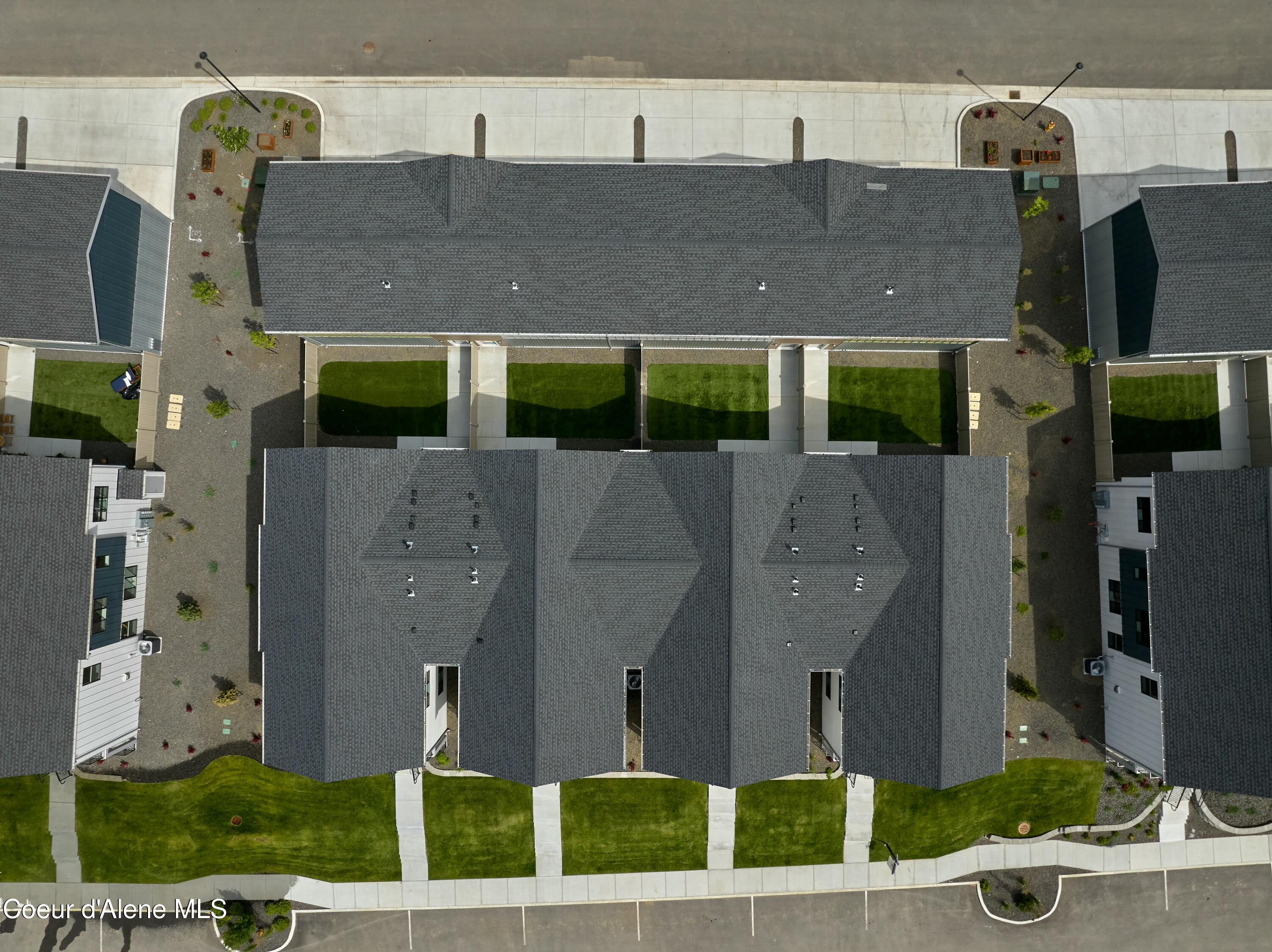 995 E RAILROAD AVENUE