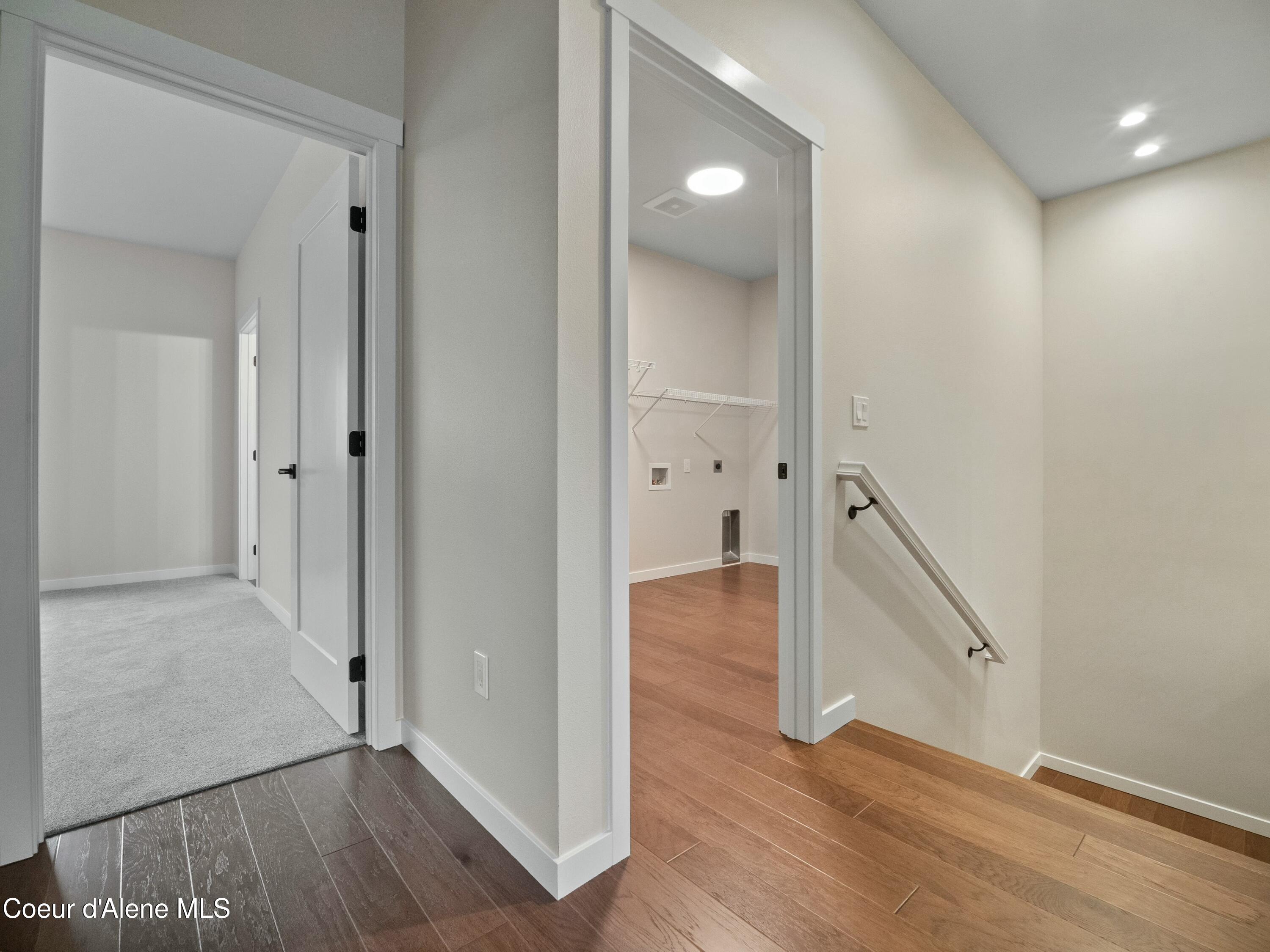 995 E RAILROAD AVENUE