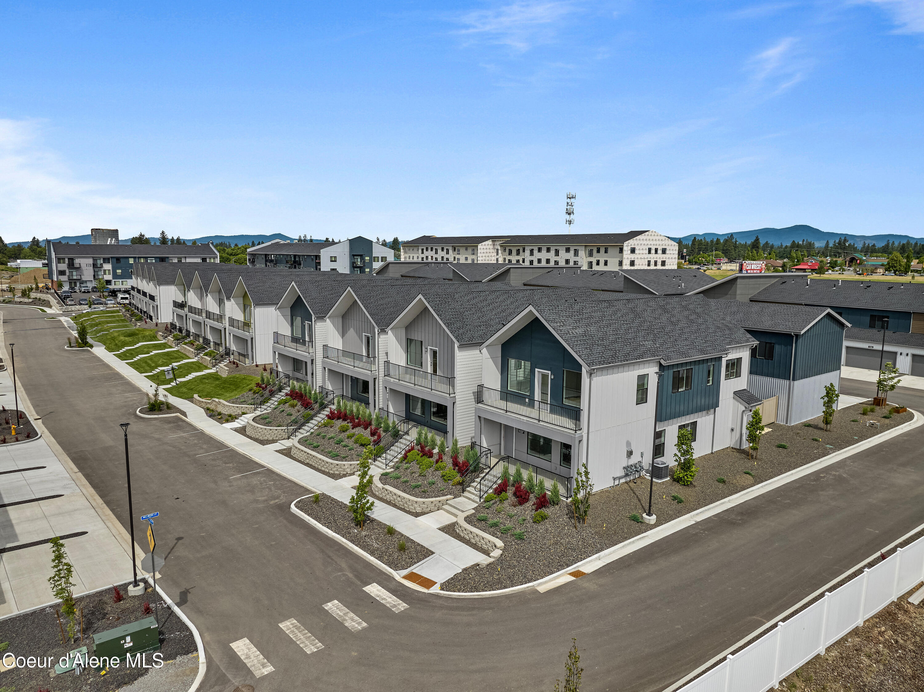 1037 E RAILROAD AVENUE