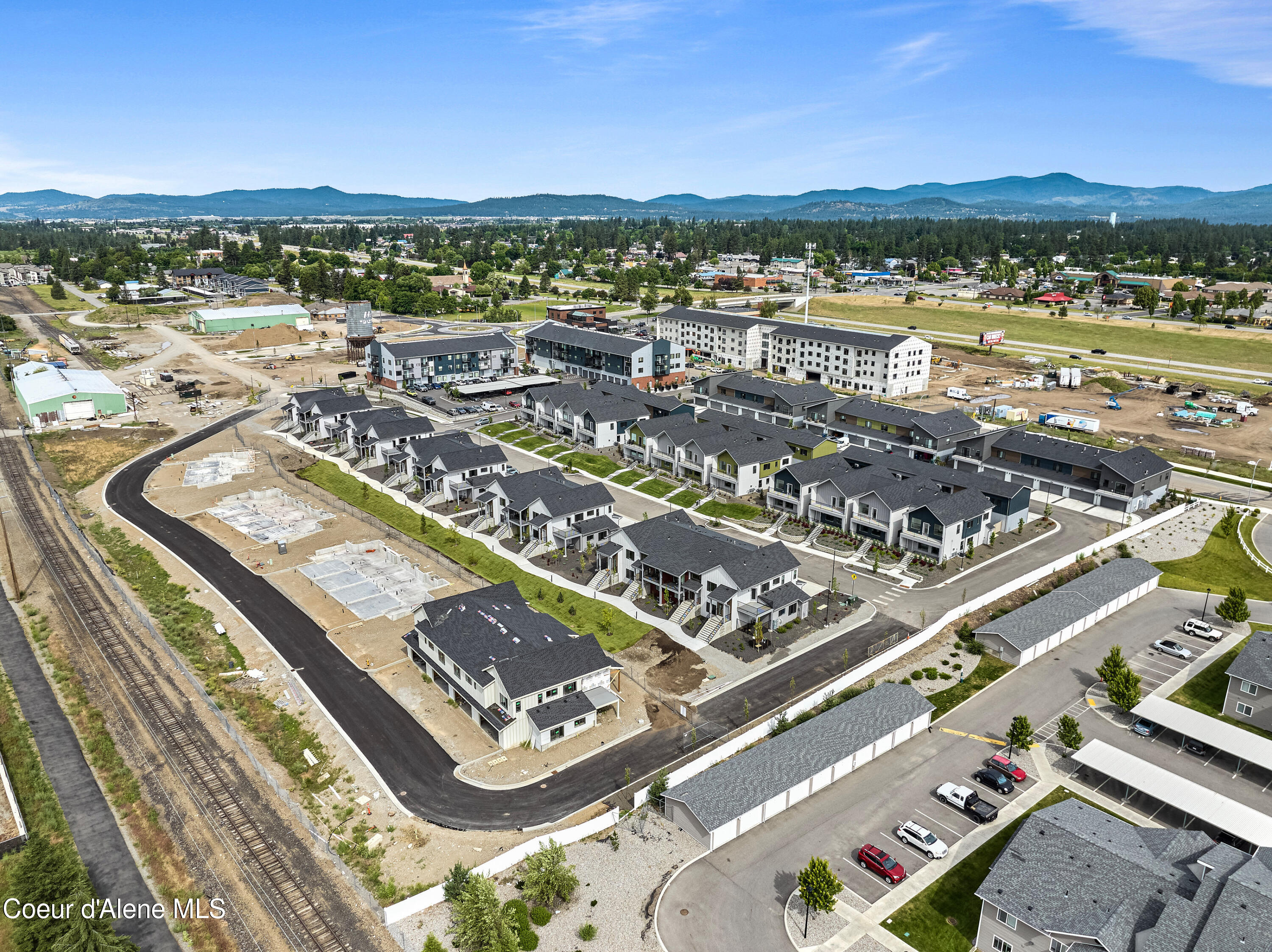 1037 E RAILROAD AVENUE