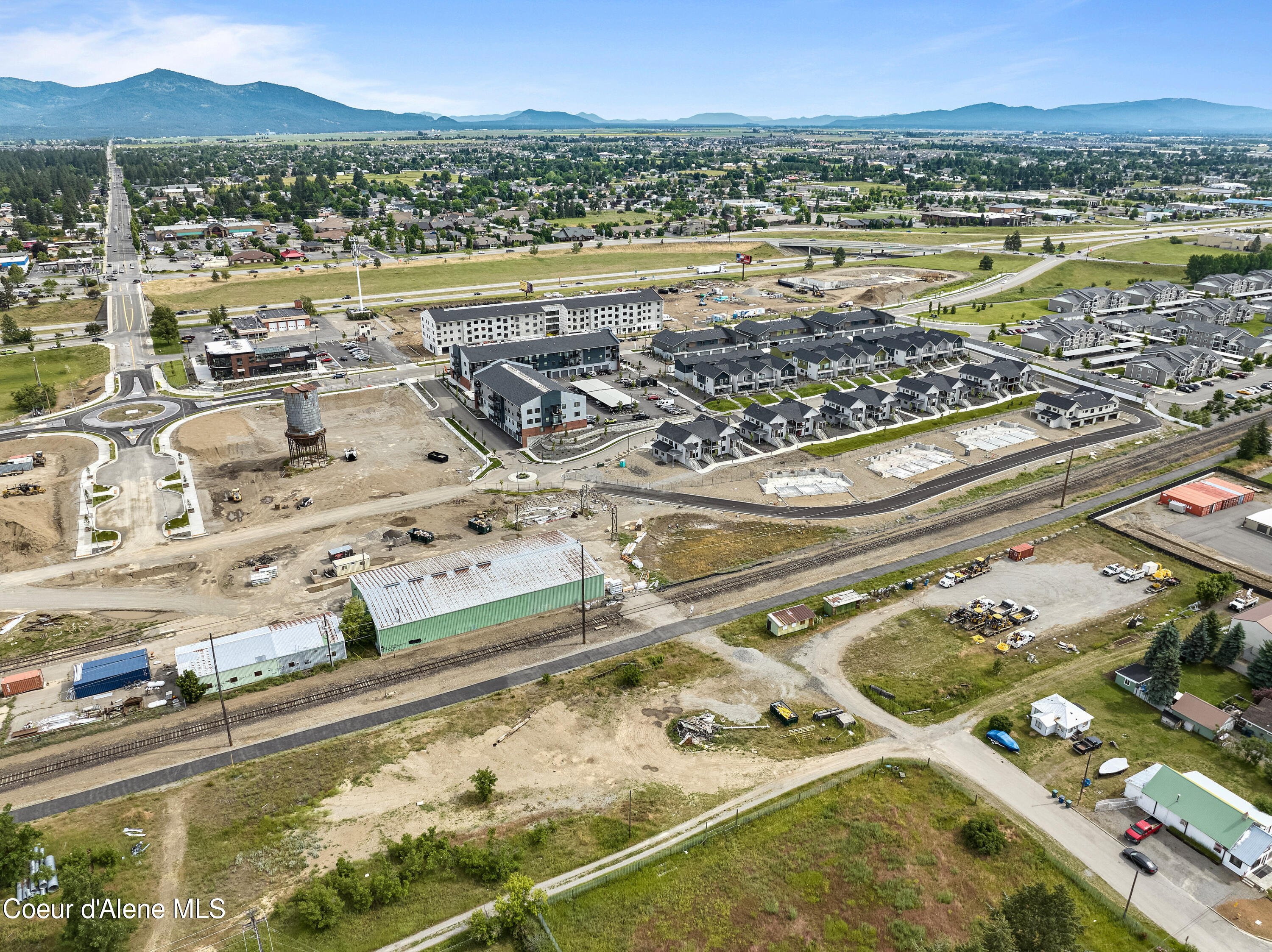 1037 E RAILROAD AVENUE