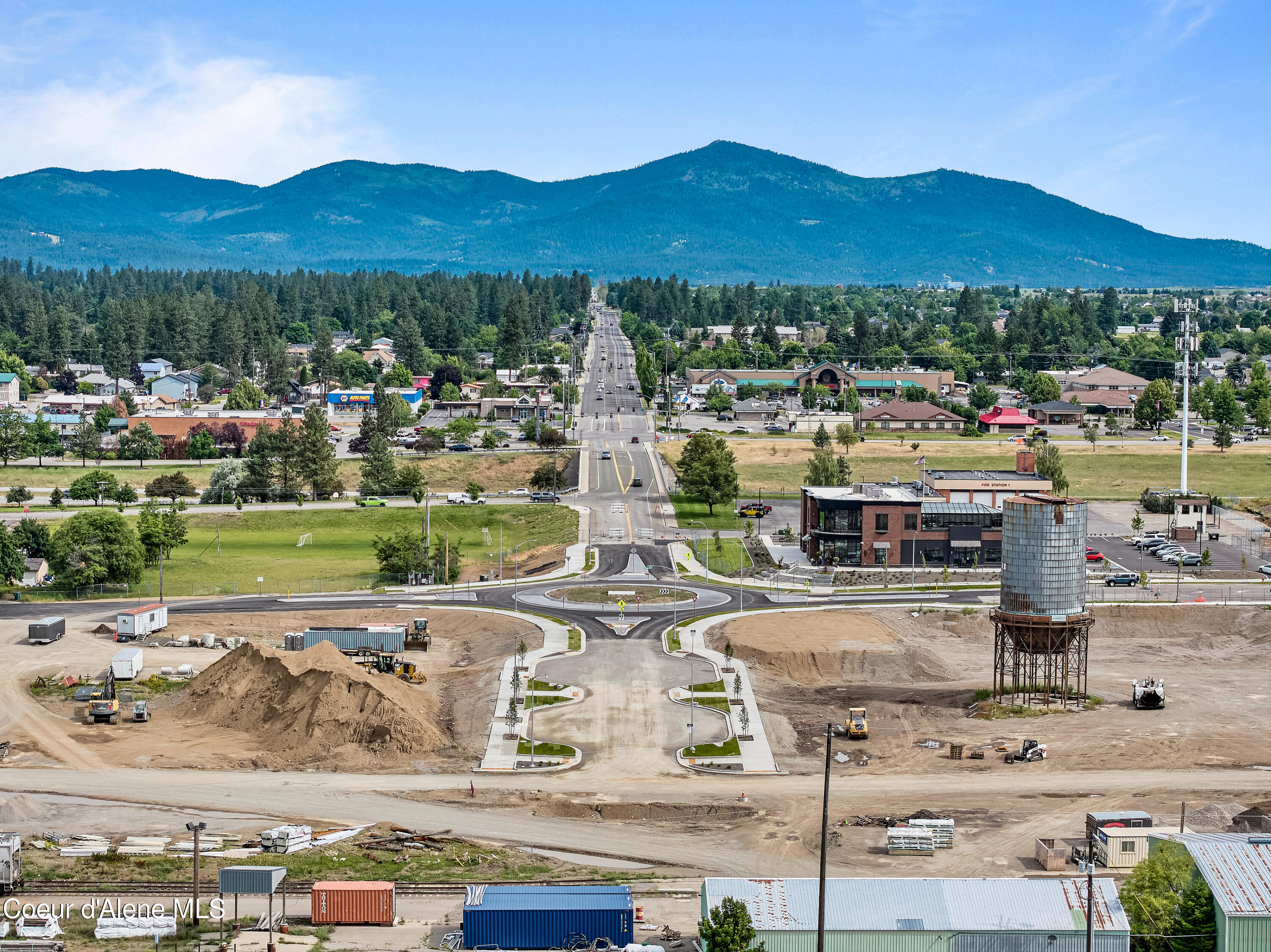 1037 E RAILROAD AVENUE