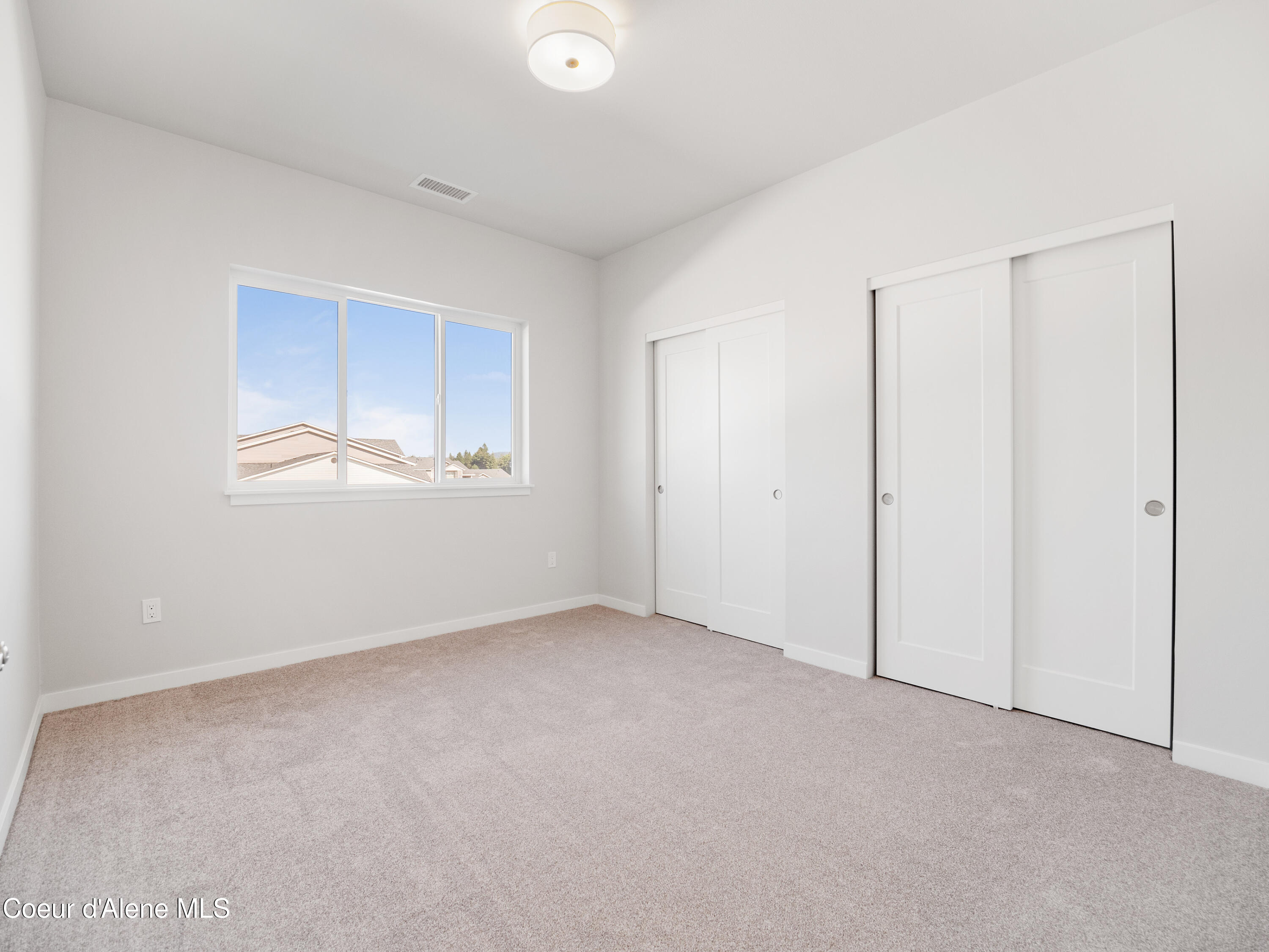 1037 E RAILROAD AVENUE